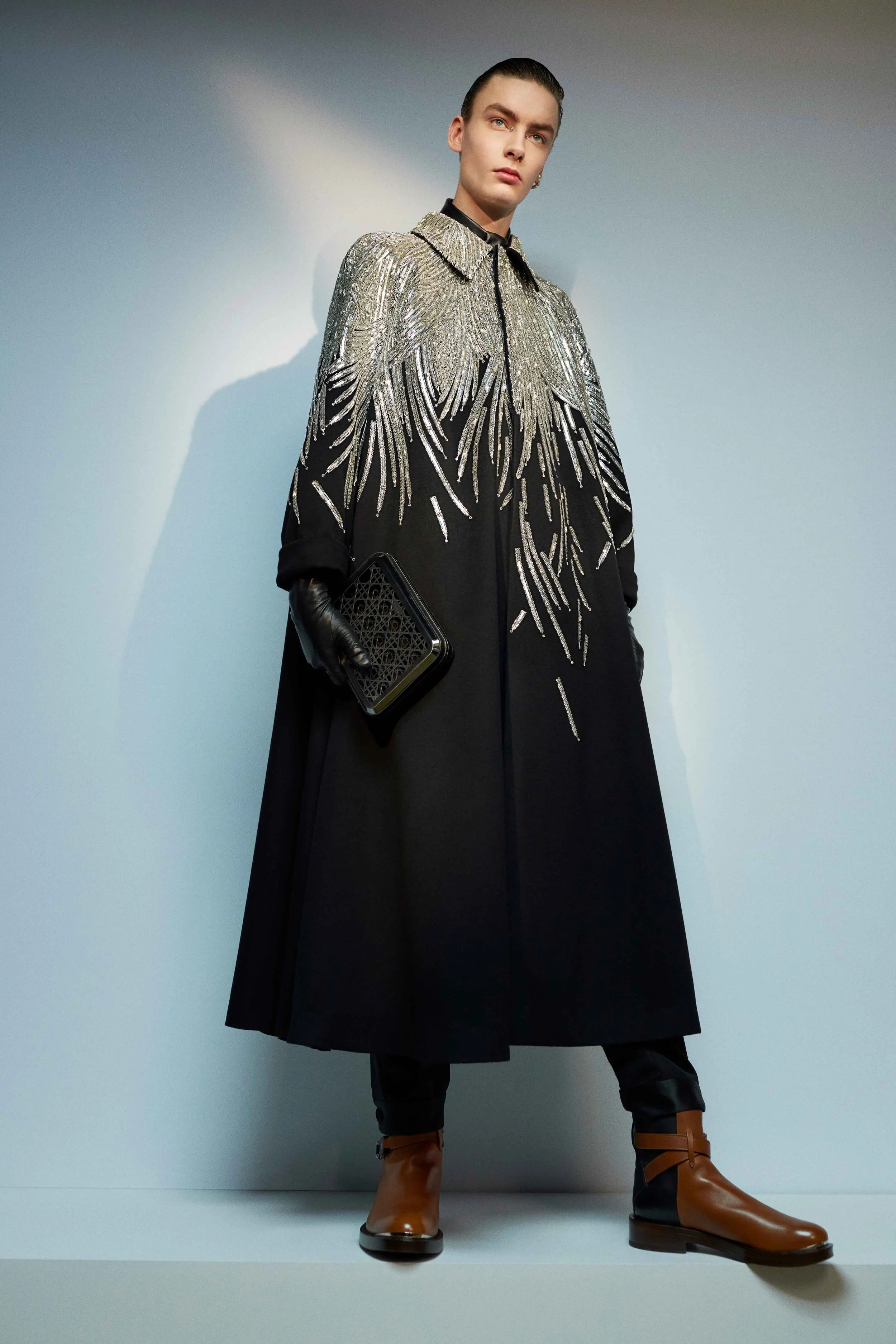 DIOR-MEN'S-WINTER-20-21-EDITORIAL-SHOOTING-WITH-MODELS-BY-MARK-LEBON-AND-HUGO-SCOTT_11.jpg