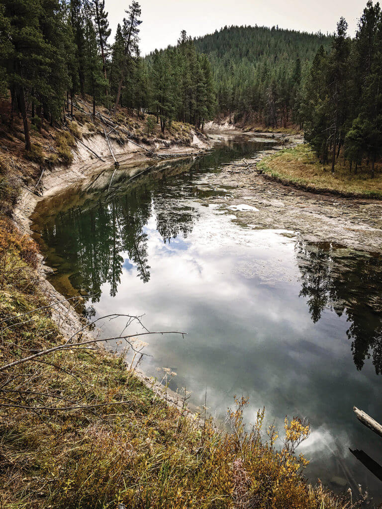 Low flows in the Upper Deschutes in 2015, below Wickiup Reservoir. Photo by Scott Nelson.