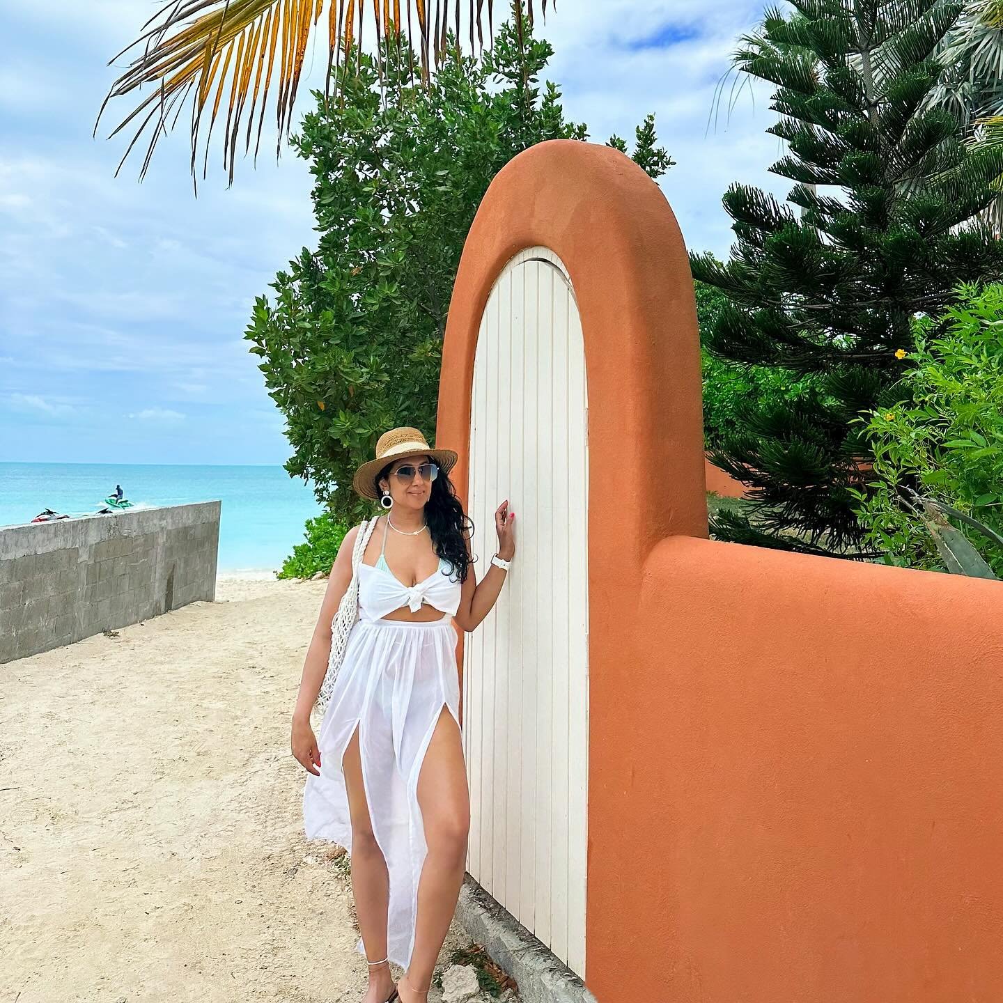 Island attire 🏝️👙🧴

Dress: @boohoo 🐚

Have a great rest of the week! 🤍

Turks and Caicos, Turks and Caicos Islands, Providenciales, Provo, travel inspo, swimwear, island vibes, travel with me, beach vacation, beach life, vacay vibes
#tci#turksan