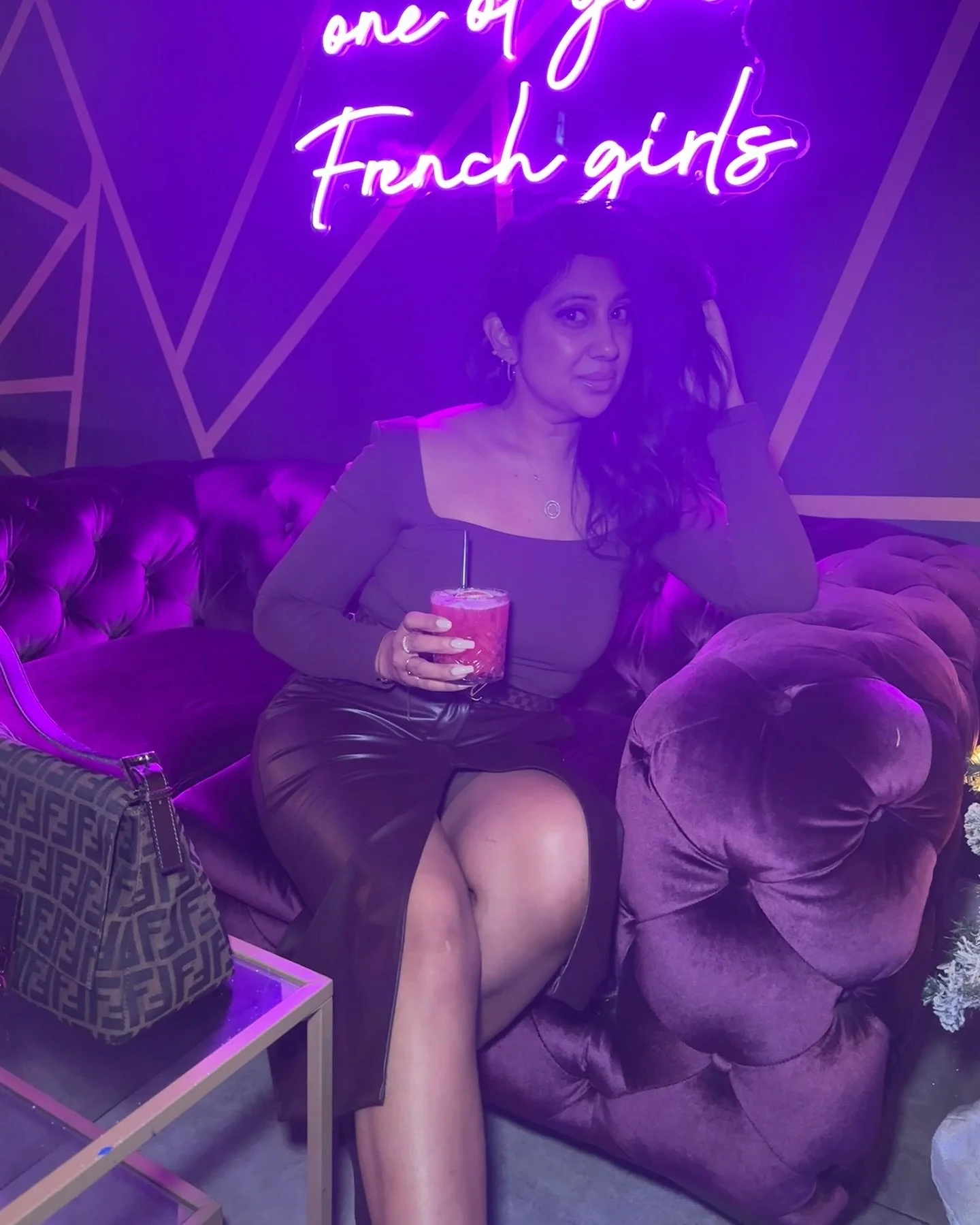 Hello December! 💜🤎

Celebrated my 16th wedding anniversary on the weekend! 🍾🥂 Happy sweet sixteen to us!! 👩🏽&zwj;❤️&zwj;👨🏽

Weekend dump, brown outfit, monochromatic fit, autumn outfit, autumn style, neutral style, outfit ideas, autumn fashio