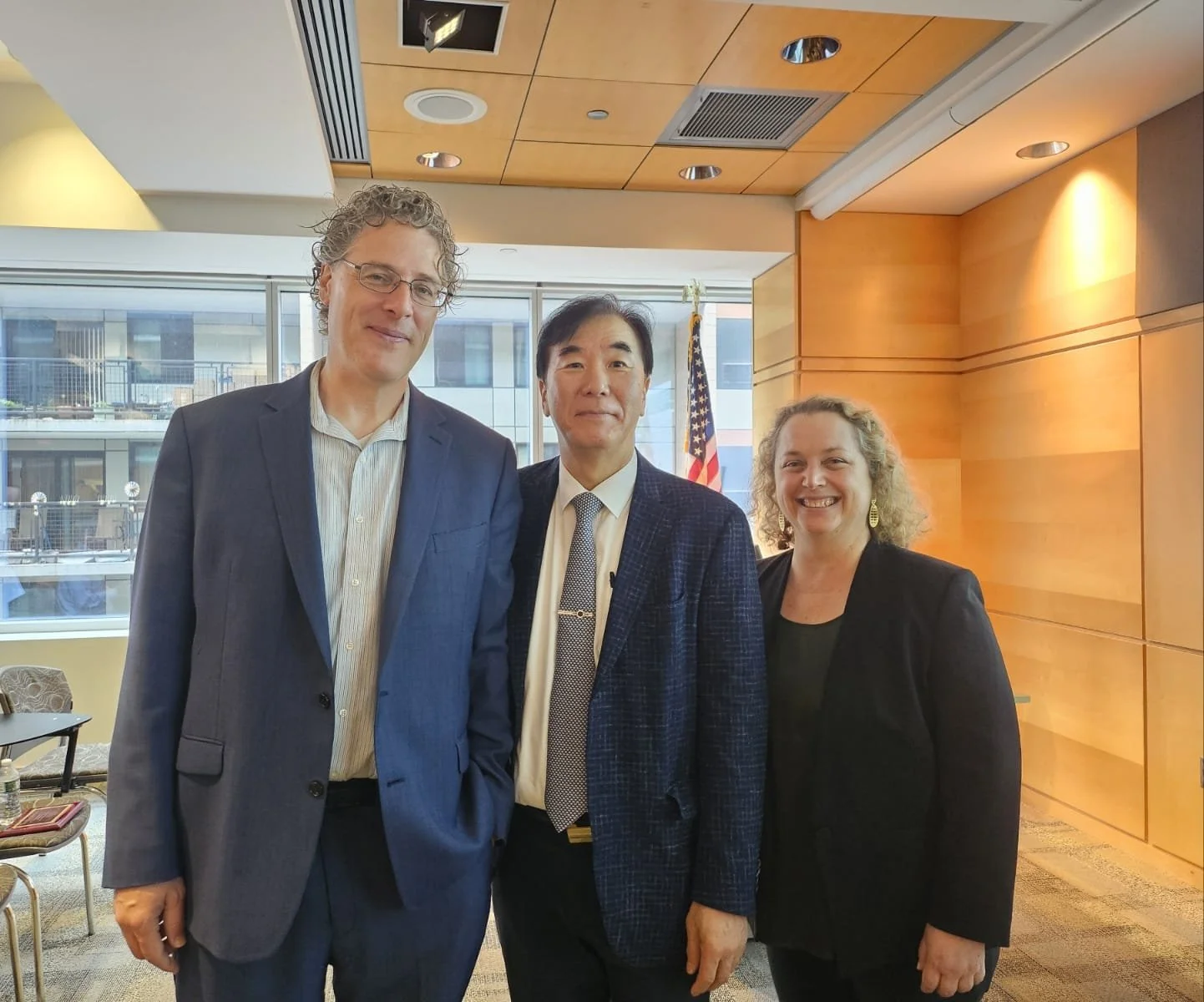 Dr. Seung Hun Kim gives the Healey & AMG Center for ALS Invited Lecture 