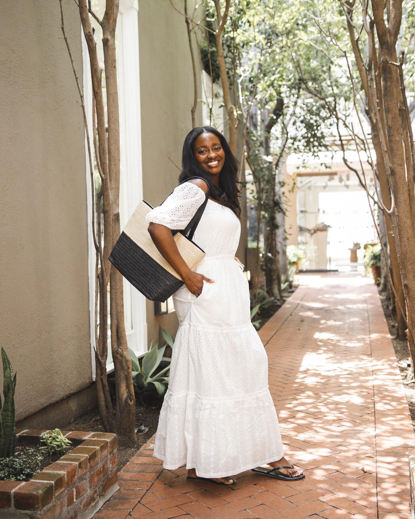 It&rsquo;s time to pull out your white dresses ladies! (ad)I found this beautiful dress from @kohls that is perfect for the Summer! Kohl&rsquo;s is currently having their lowest price of the season sale 5/17-5/21 and you can get my full outfit for an