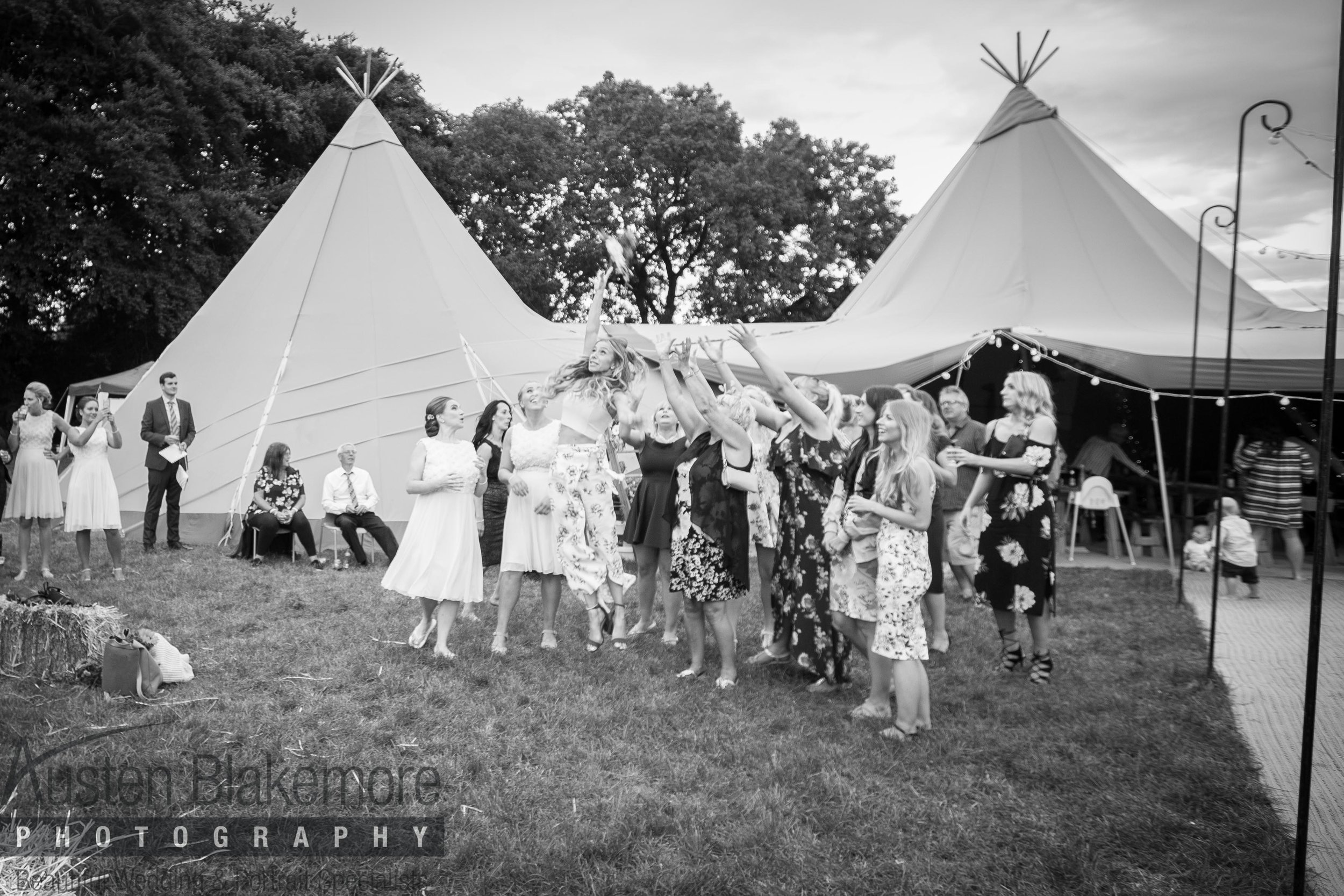 Tipi Wedding-5.jpg