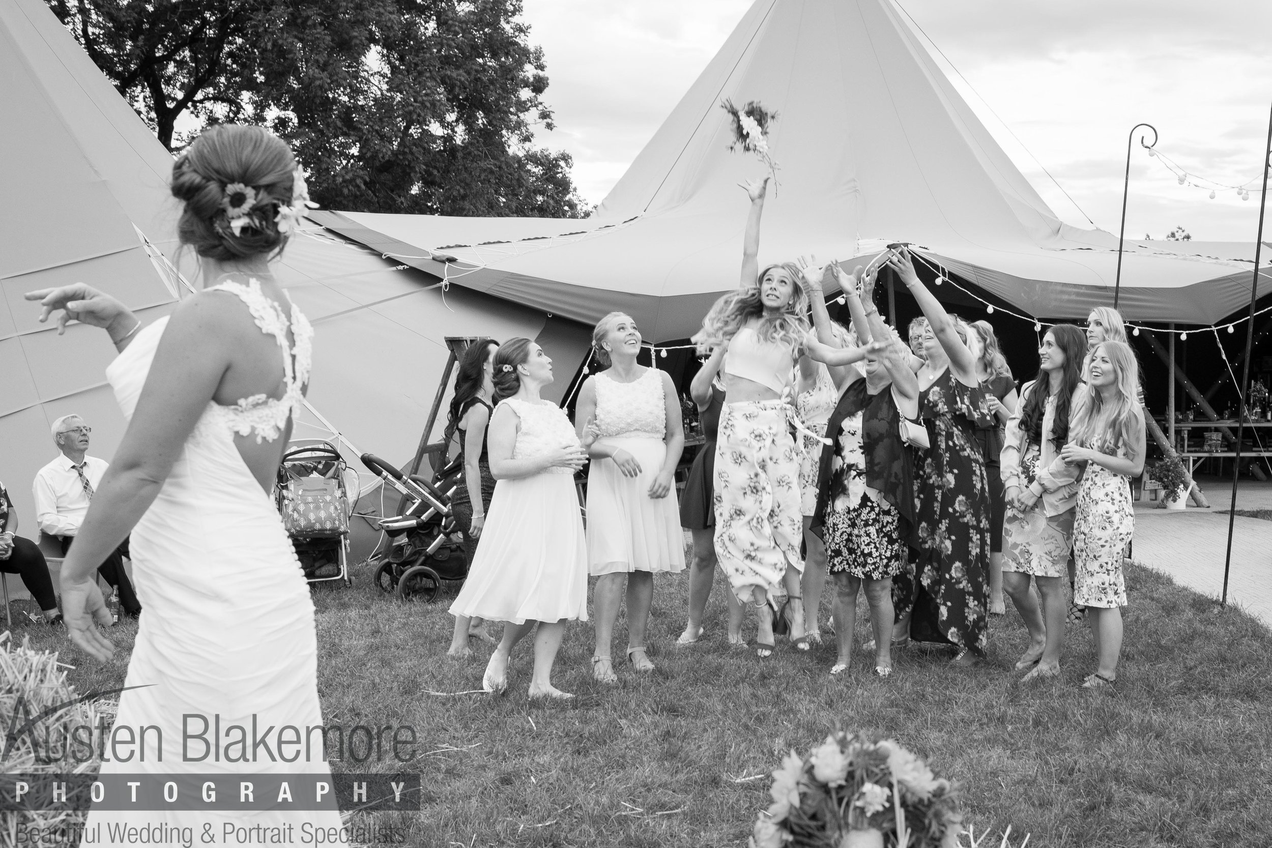 Tipi Wedding-6.jpg