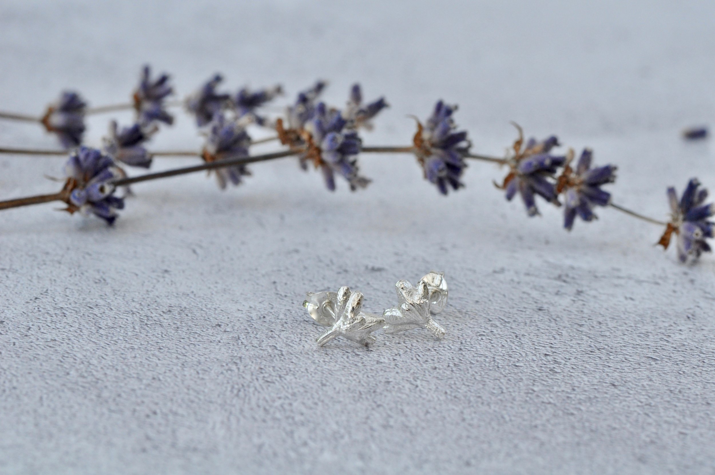 Lavender studs 3.jpg