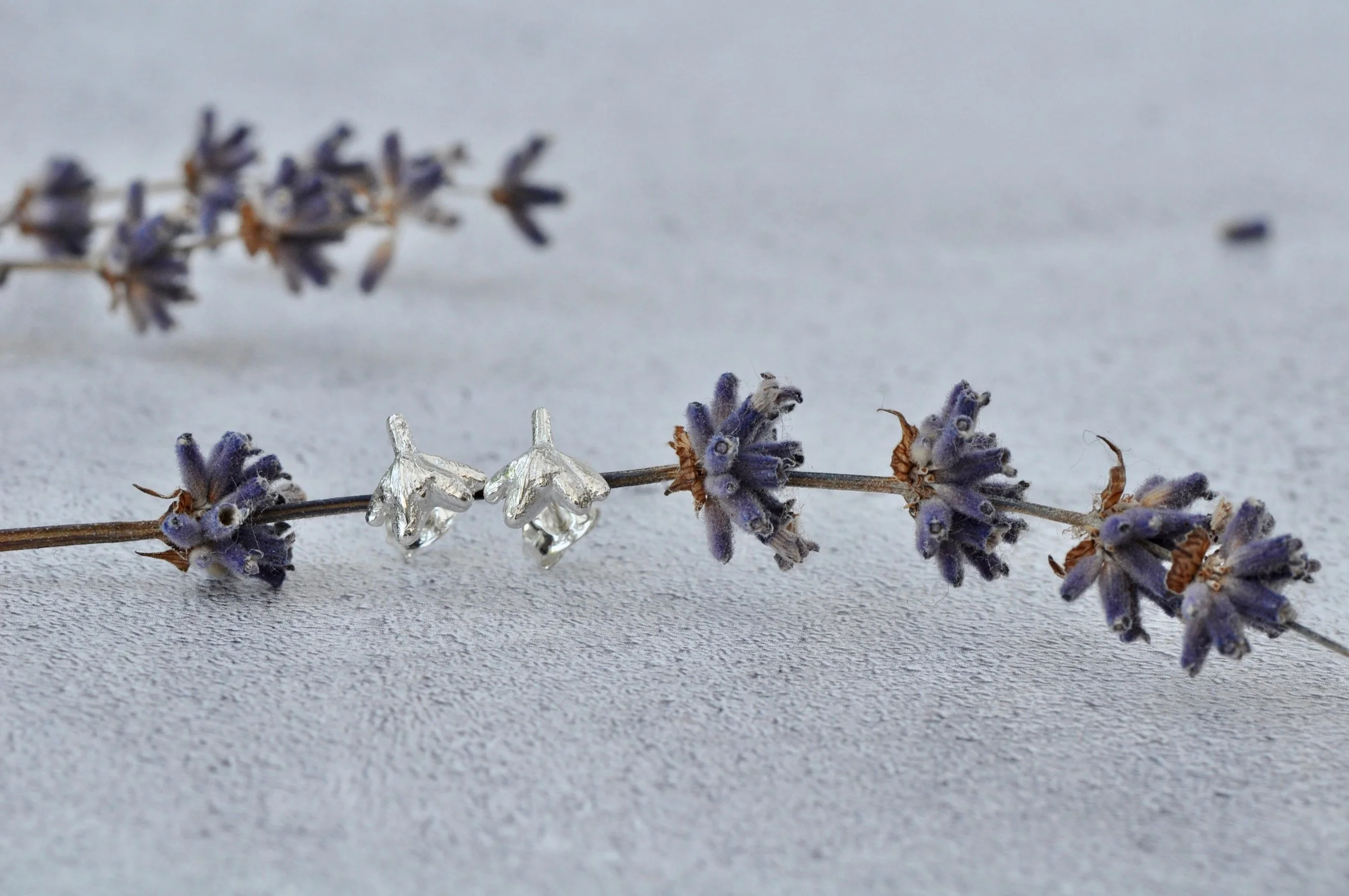 Lavender studs 2.jpg
