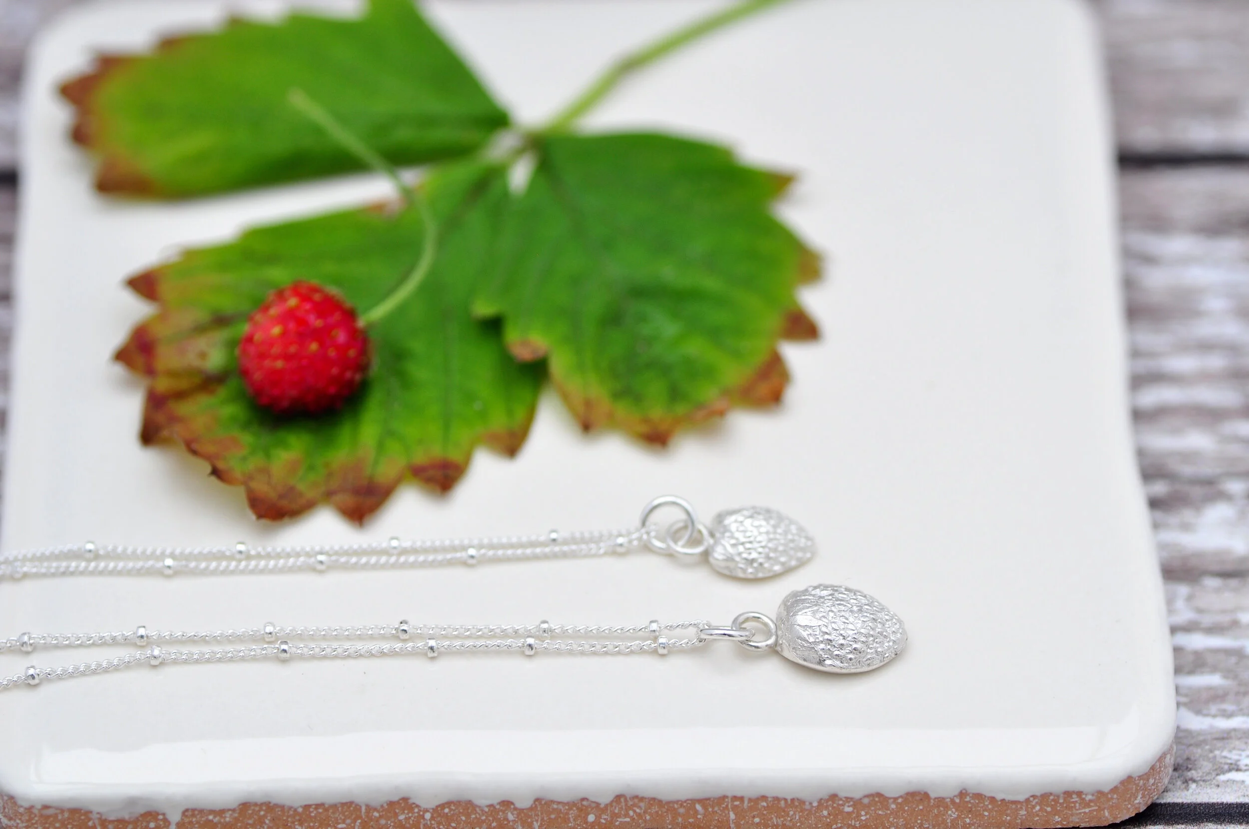 Small and large strawberry 1.jpg