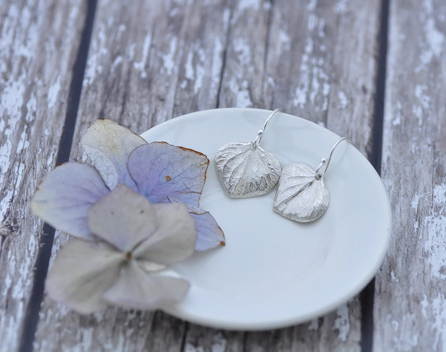 Hydrangea petal earrings 4.1500.jpg