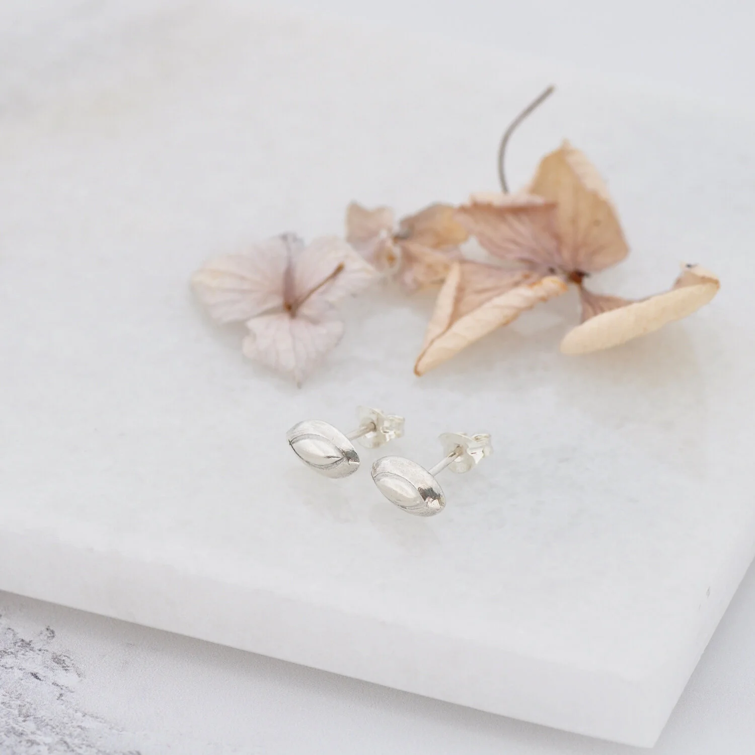 Antique studs 1.1500.jpg