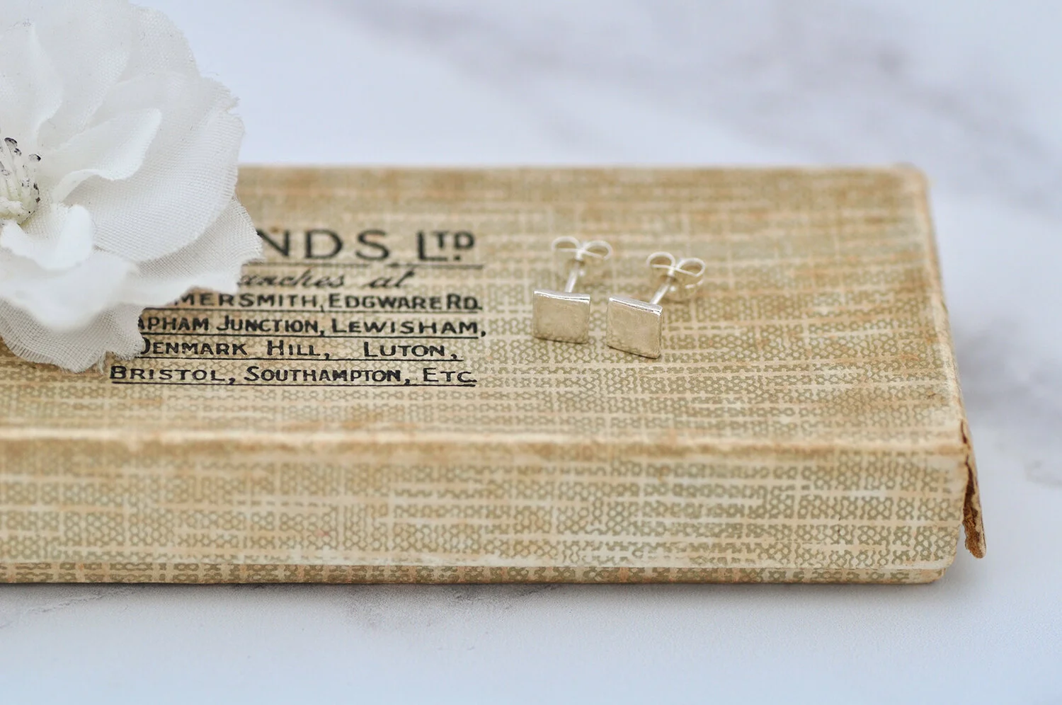 Square dark LR.1500.jpg