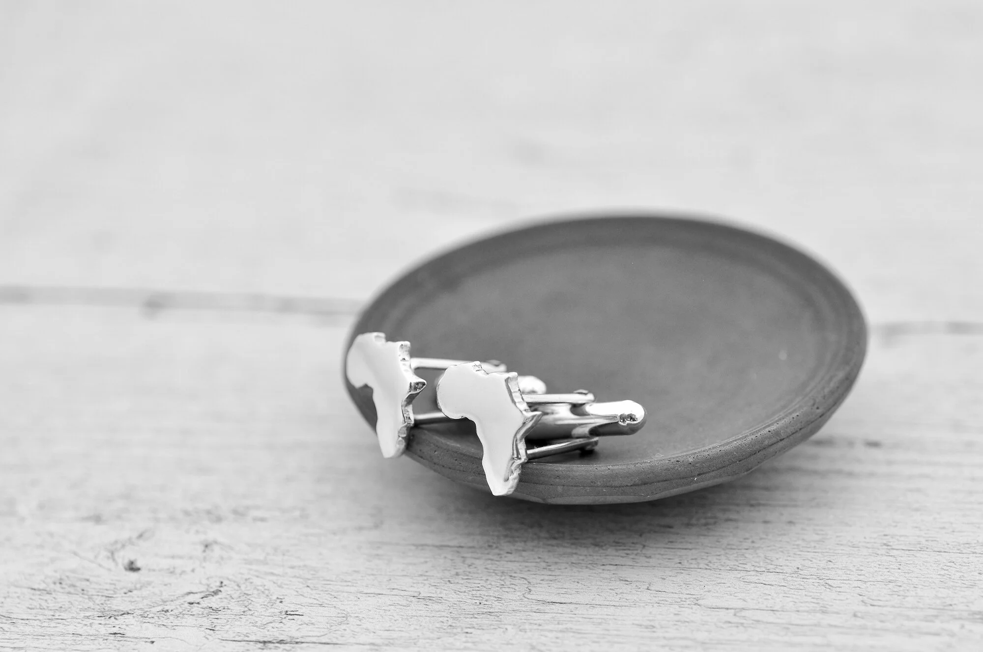 Africa cufflinks.2000.jpg