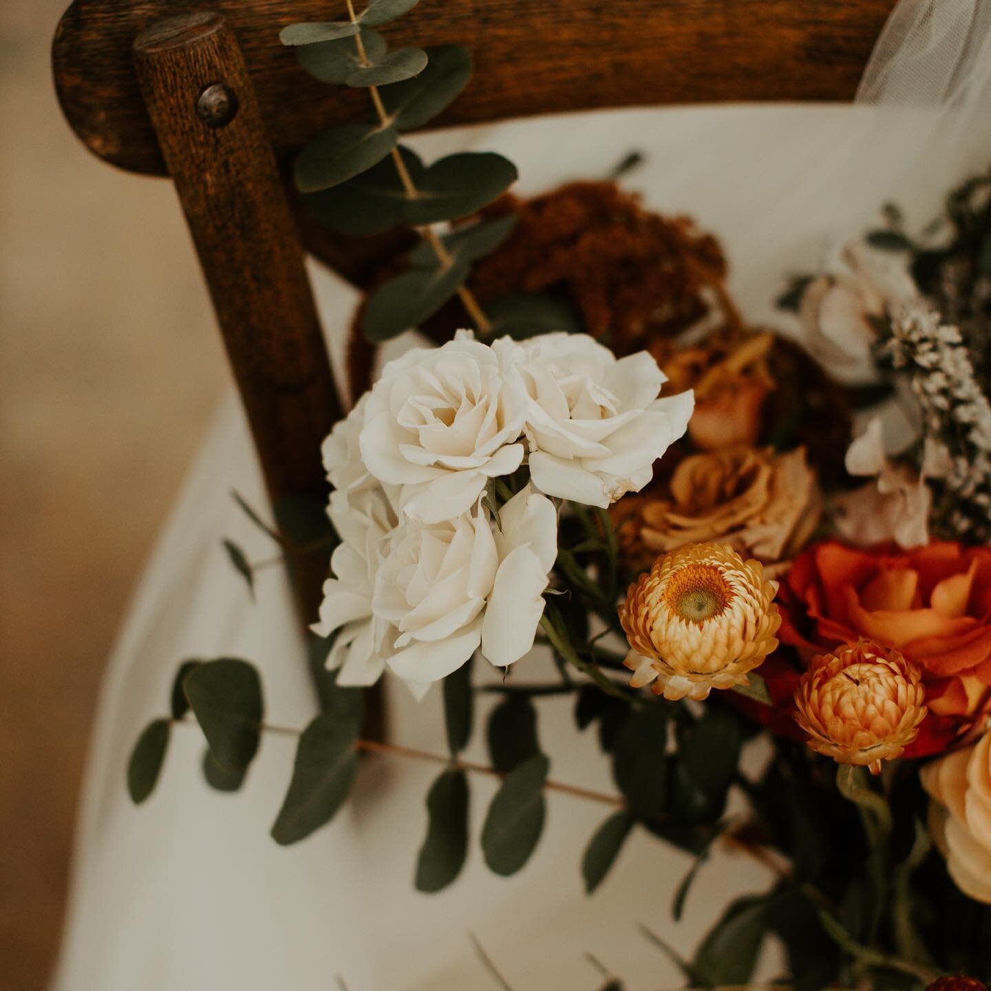 I have an obsession with wedding florals..That&rsquo;s all. 🤗
.
.
.
.
 #dallastexas #dallasweddingphotographer #dallasengagementphotographer #fortworthtexas #fortworthbride #fortworthengagementphotographer #fortworthweddingphotographer #northtexasbr