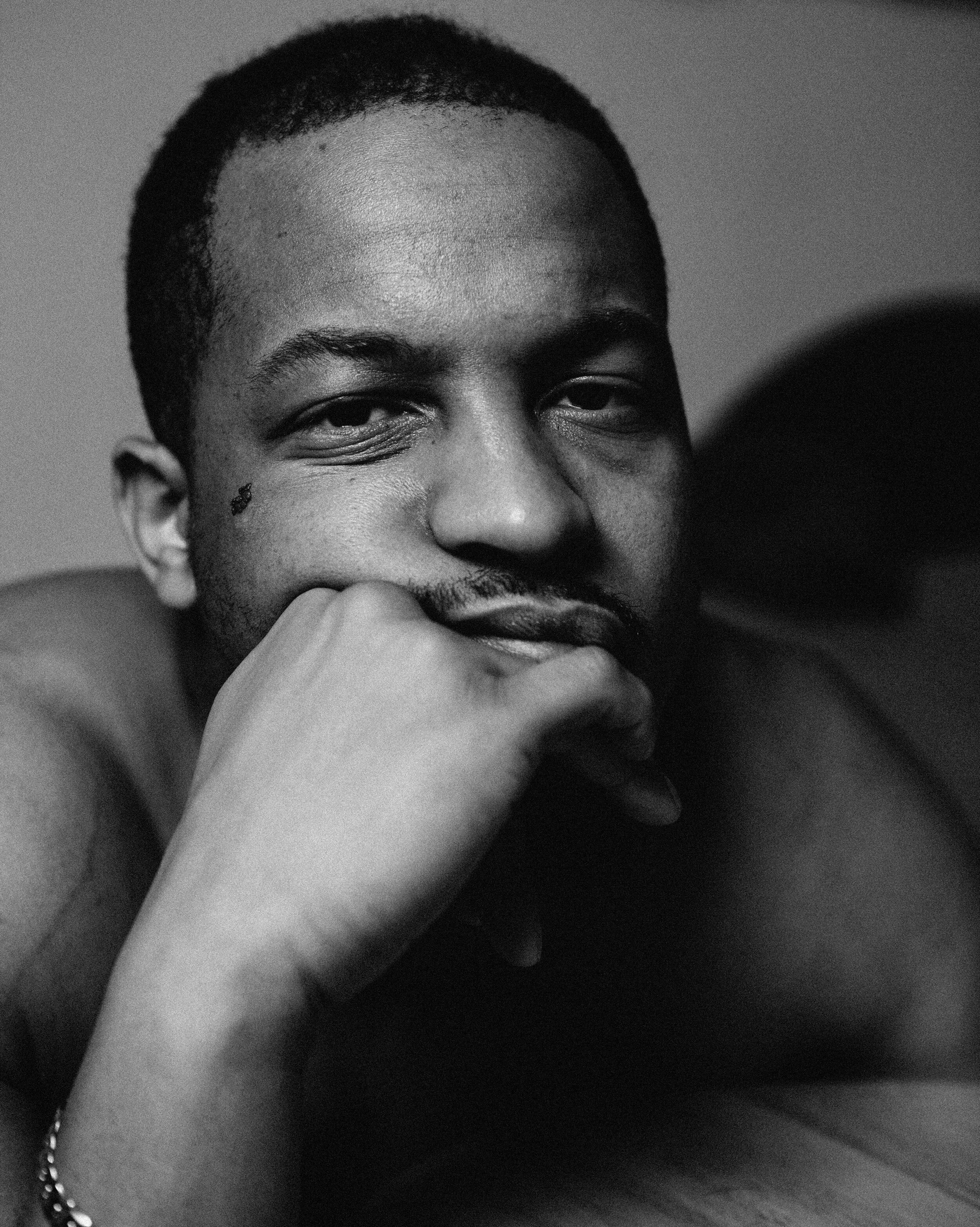 Shotti_1_BW_Grain.jpg