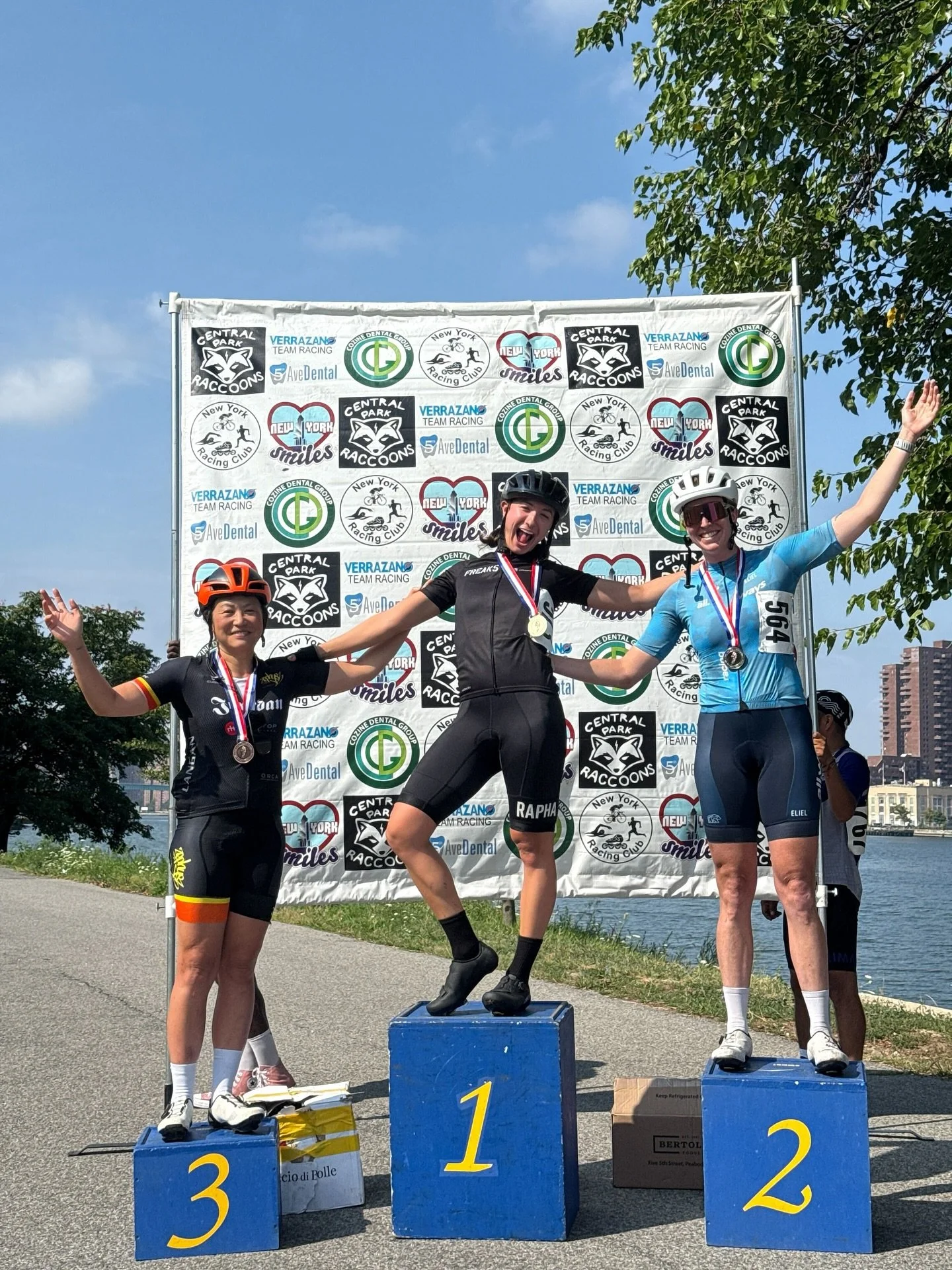 Congratulations Sandy for placing 3rd in the Randall&rsquo;s Island Women&rsquo;s Open race today!!!

Great racing!!!!

#zephyrgraffiti #royssheepsheadcycle #roysbikesbrooklyn  #thefeed #langanengineering  #teamwork #trekbikes #plantopeakcoaching #bi
