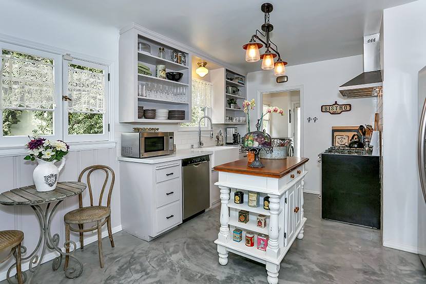 kitchen1.jpg