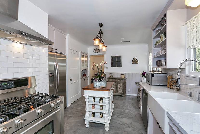 kitchen2.jpg