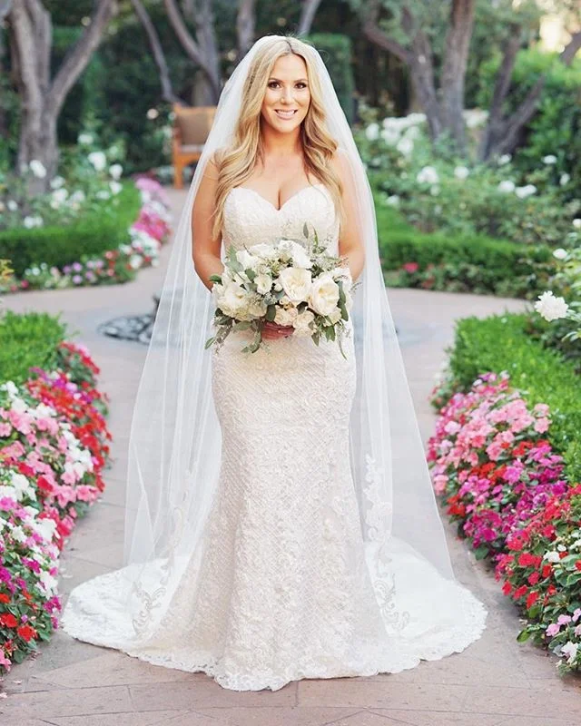 The beautiful bride!  @surfandsandlaguna  @terrabellaflowers @thatchicklexi @jimkennedyphotographers @visionsentertainment @bellefemme_bynatalie @vanitybelles