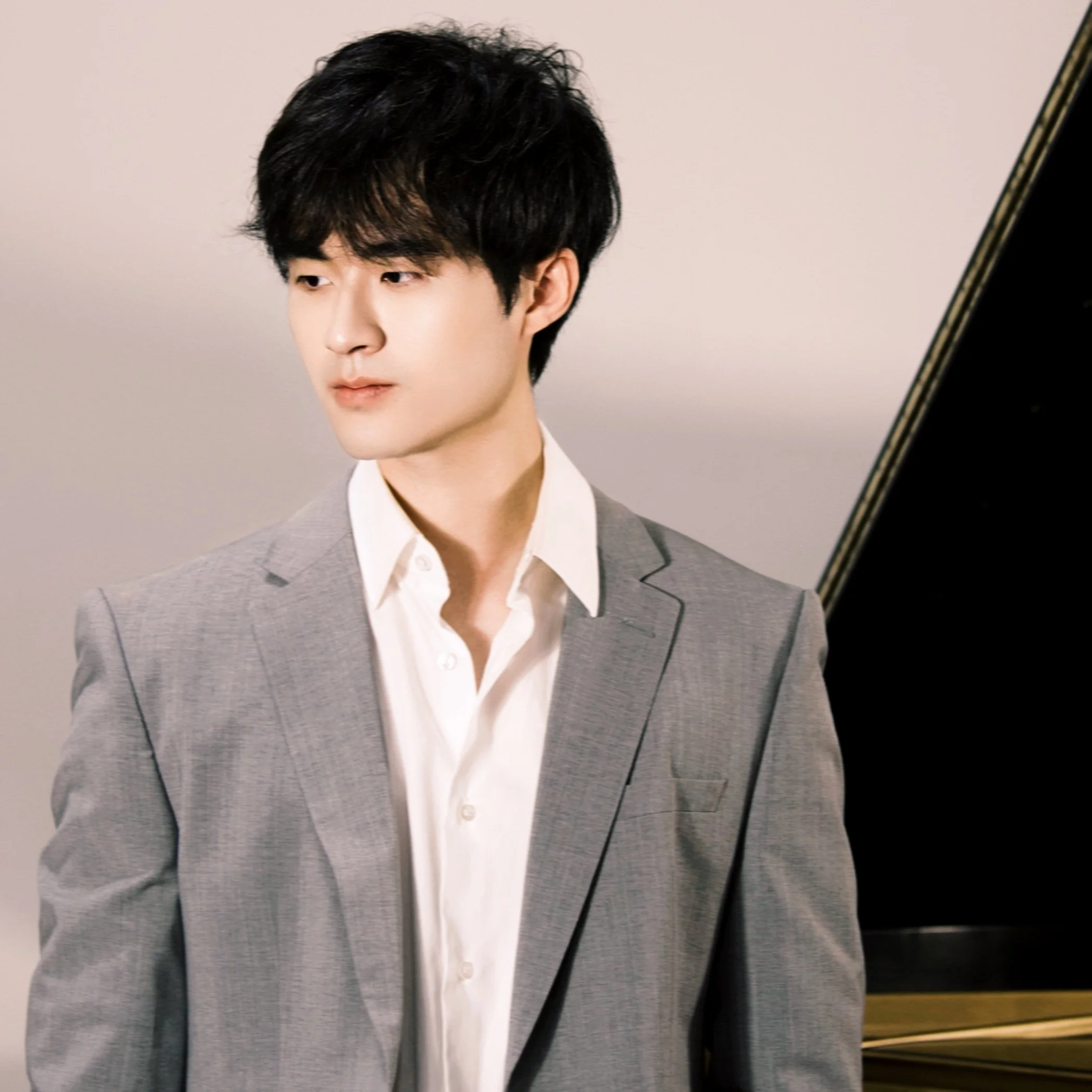 Dr. Guhan Peng, piano
