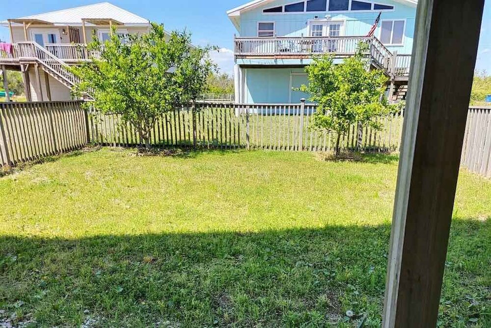 Pet friendly beach house with back yard