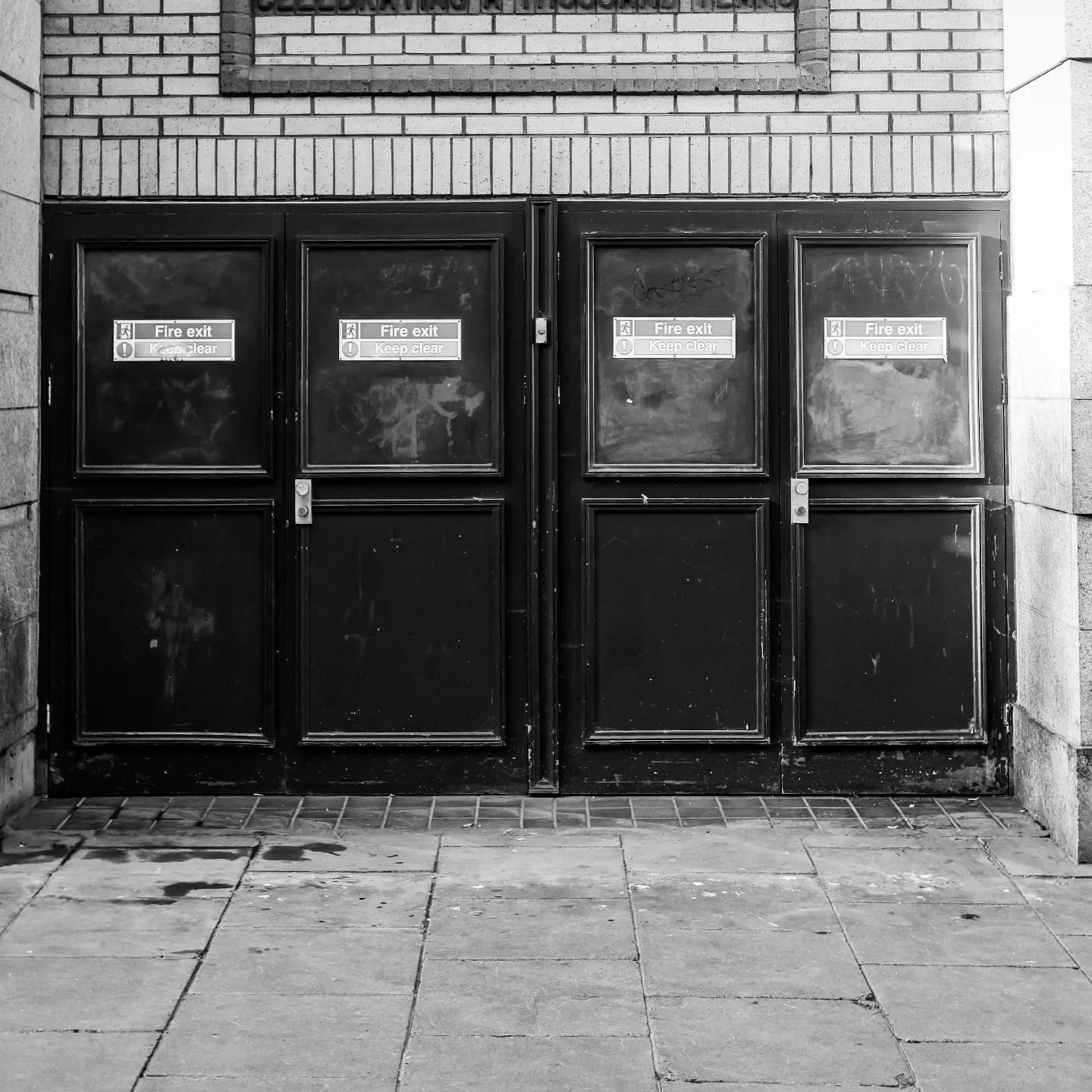 546/1000
.
A Thousand Doors
.
Some doors you pass through every day, some less often or never at all. Every door has a story behind it some we know; others make us wonder. This has given me an idea for a small project which is to capture 1000 door im