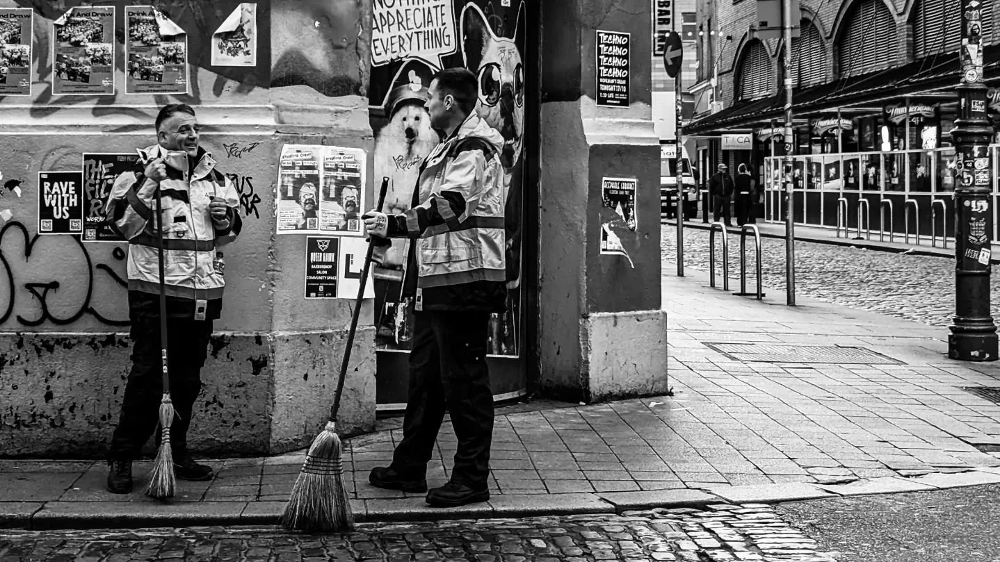 The Cleanup Crew 
.
#dublin
#onlyinblackandwhite
#blackandwhitephotography
#blackandwhite
#bnw
#bnwdublin
#bnwireland
#bnwphotography
#blackandwhitedublin
#blackandwhiteireland
#monochrome
#photography
#ireland
#exploringireland
#exploringdublin
#exp