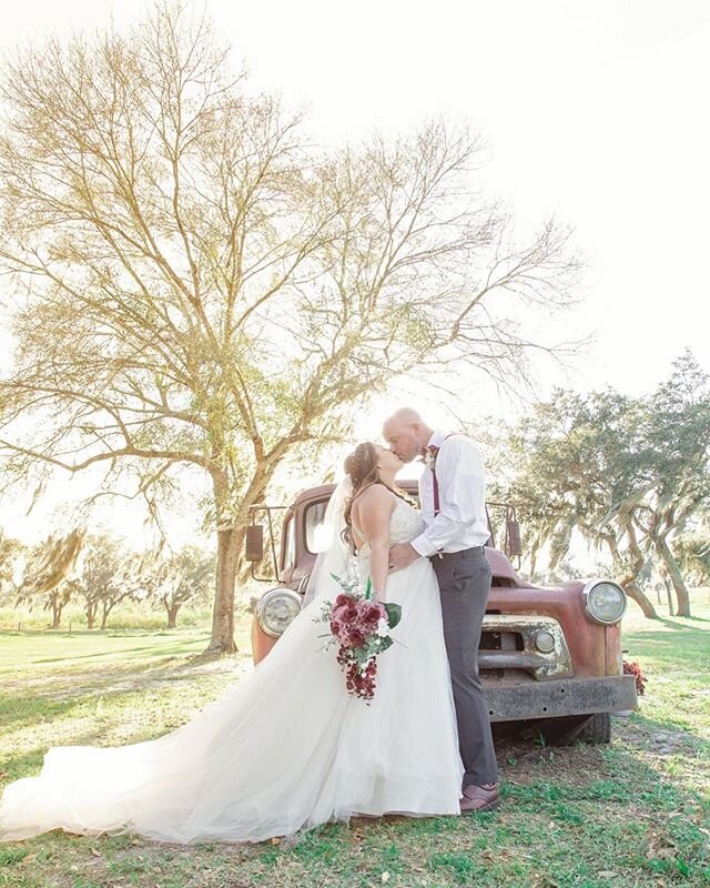 Congratulations to this lovely couple, Mr. &amp; Mrs. Reed! It was our pleasure to capture your beautiful day! ❤️
@blackwillowranchweddings
@hartofmakeup
@djshaneentertainment
@madelinegardner
@xxtriplethreatproductionsxx
@crocs
@rachelstarr25
______