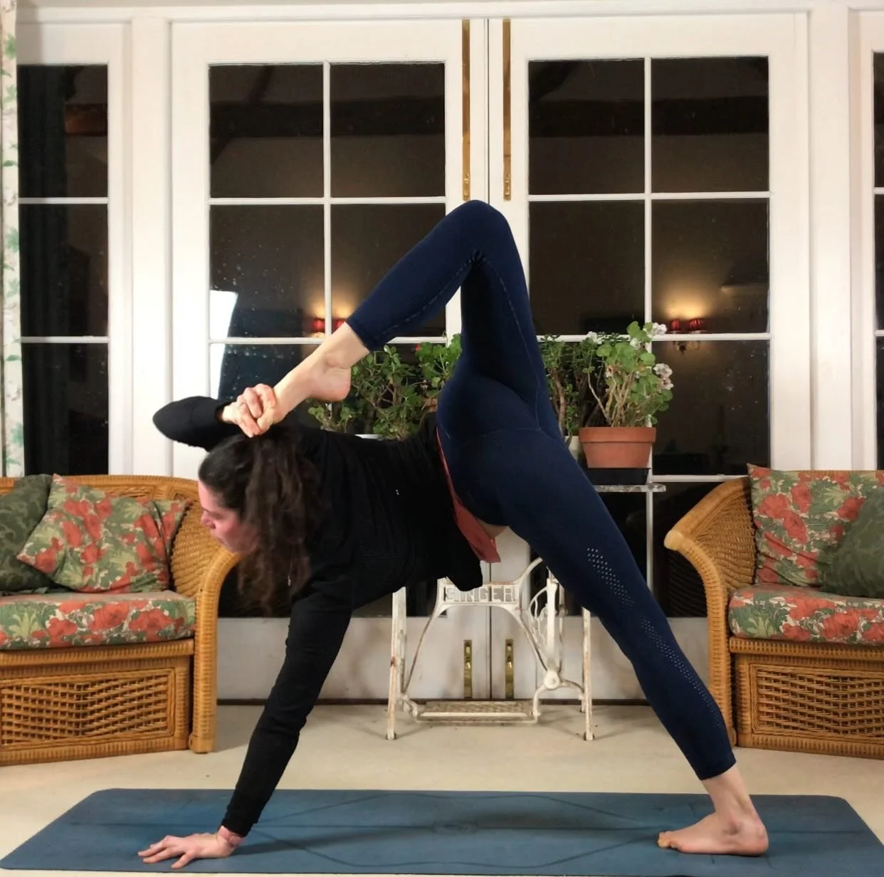 I&rsquo;m back!  Classes a go go again from Sunday in the am&hellip;.this pose is not what we&rsquo;re working towards, don&rsquo;t worry 🧘🏻&zwj;♀️. This was me checking I could still do this pose 🤣. See you on the mat !