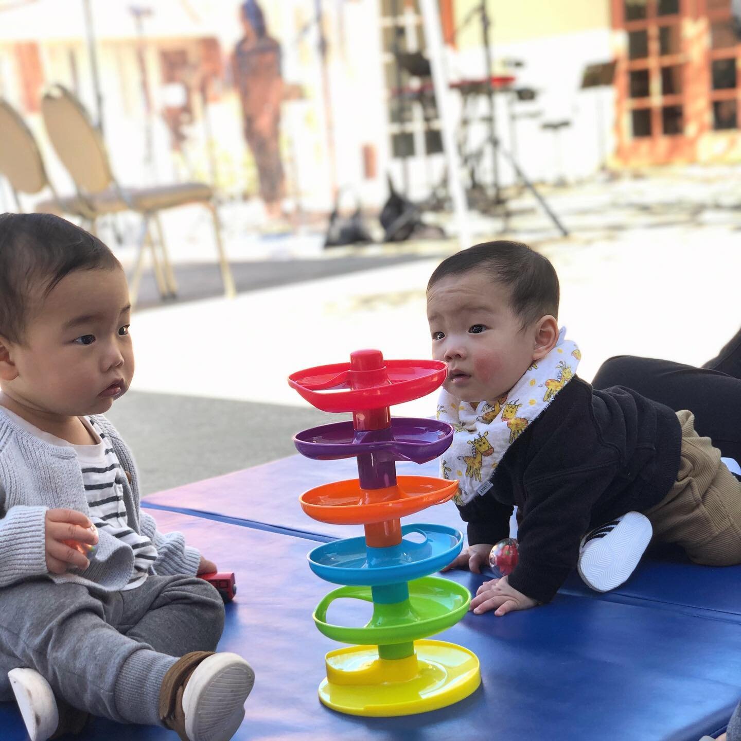 Meet the newest little ones of the Carpoolers lifegroup at their first outdoor service together! 🥰 #epicentrewestla #epicentreexplorers