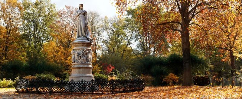 Dan Hudson Queen Louise, 2015 Lenticular photograph