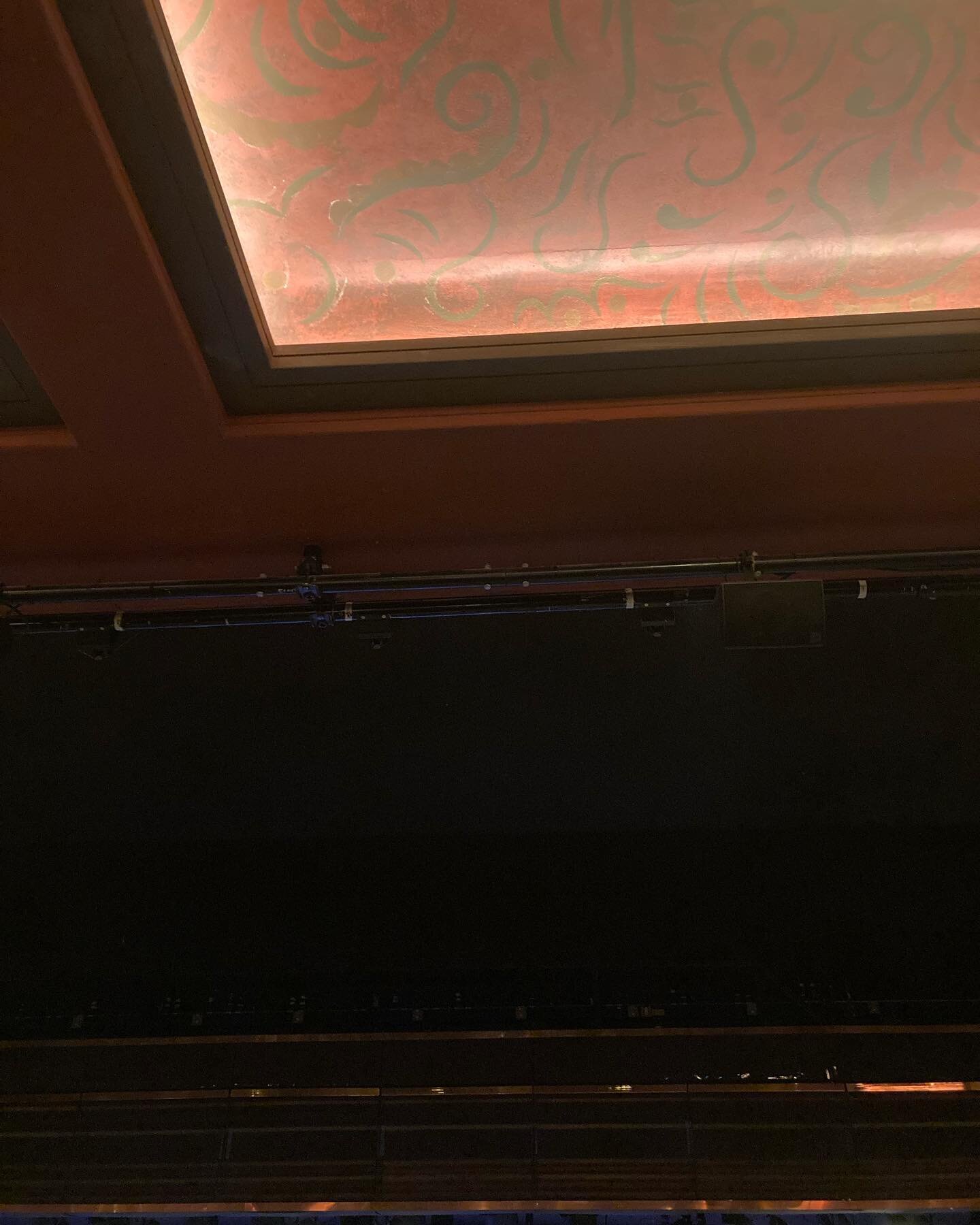 Saw Book of Mormon the other week. Thought some things. You can read them on the blog- link in bio

📸: Prince of Wales Theatre ceiling