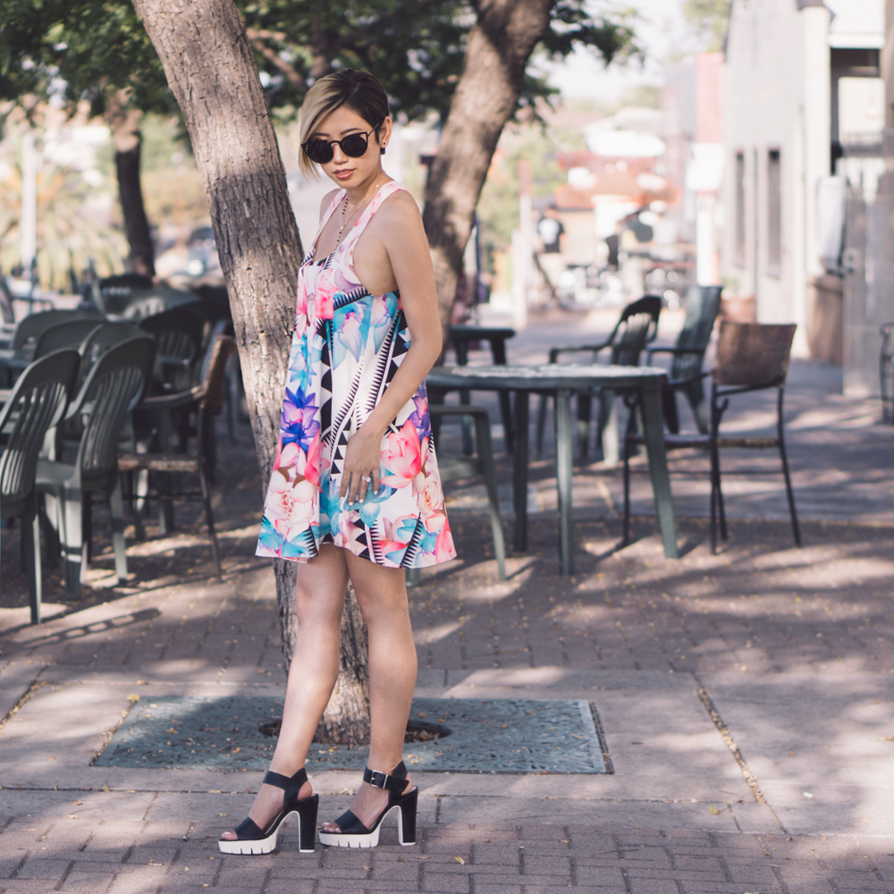  Sunglasses: SunglassSpot  Dress:  Tobi   Shoes:  Forever 21   