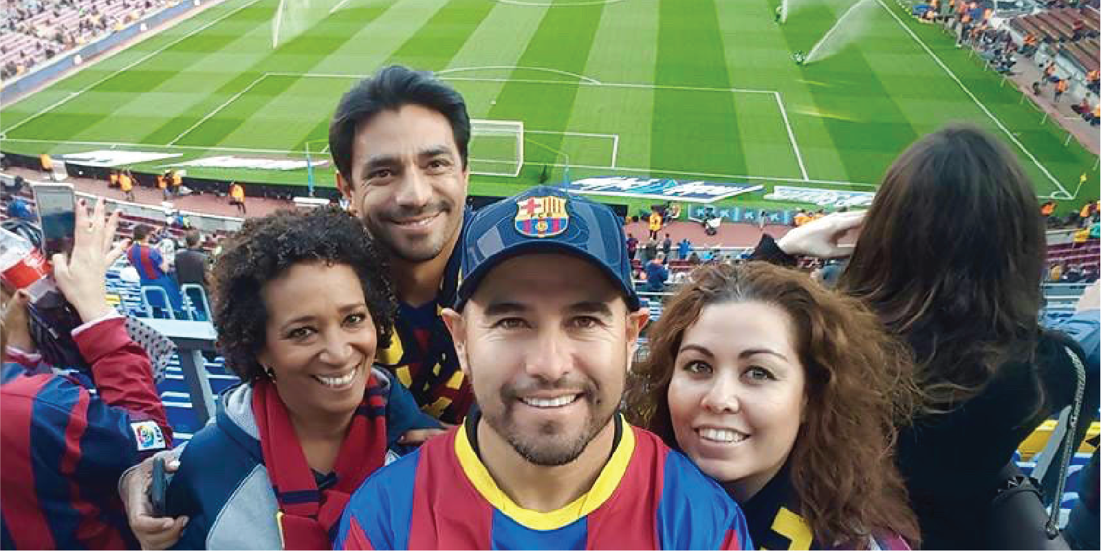 FCB FANS SELFIE.png