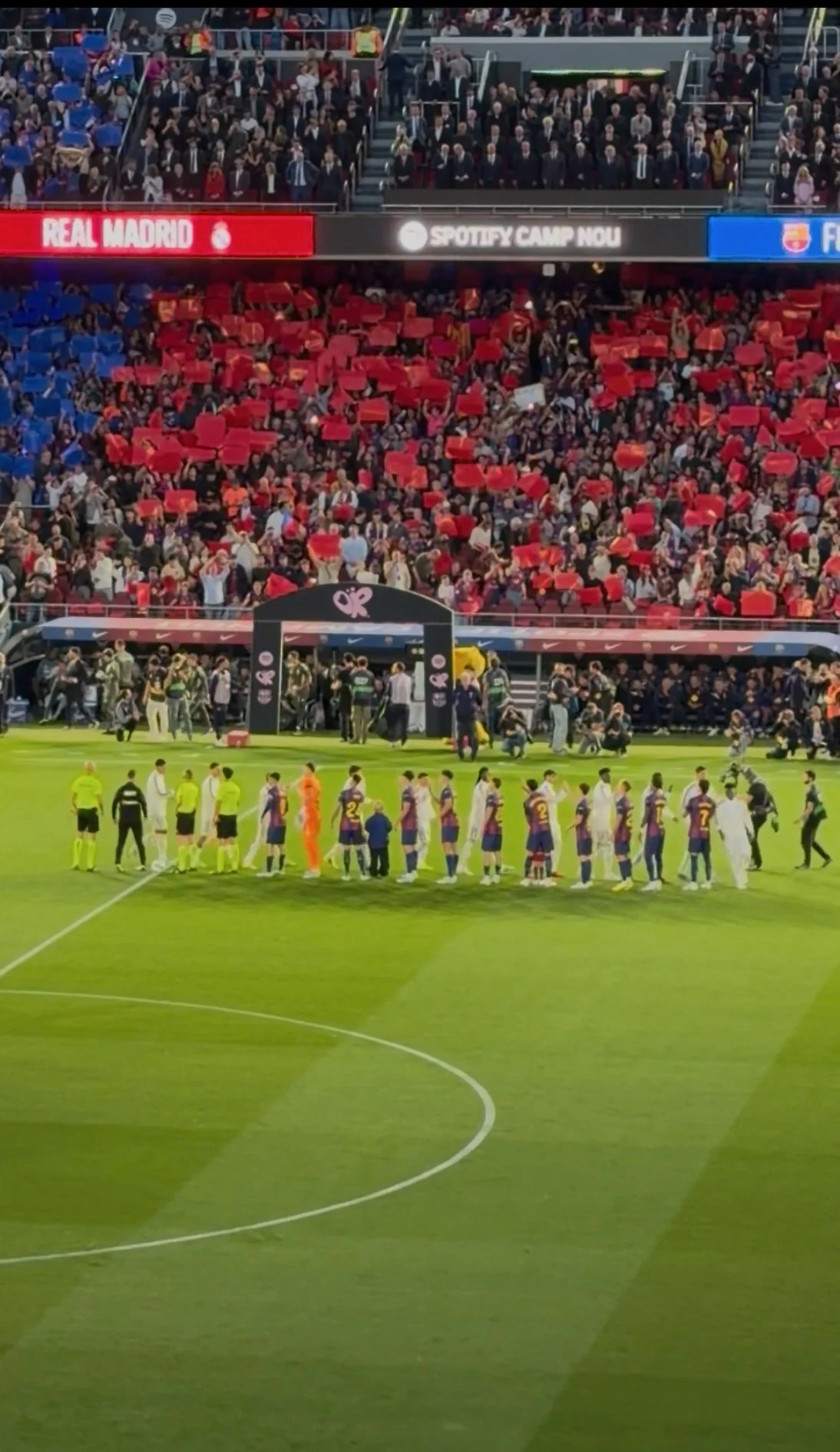 El Clasico handshake Spotify Camp Nou.jpg
