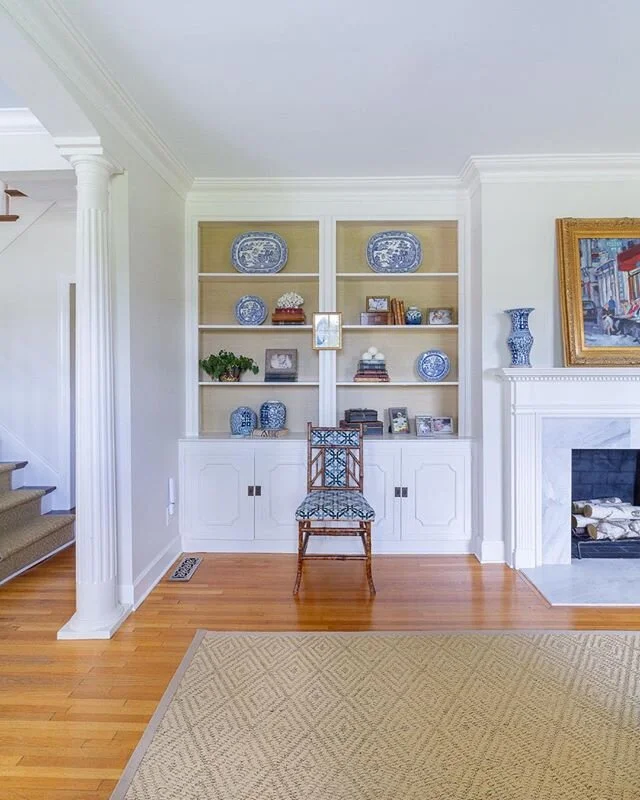 Timeless and classic🌿🌿
&bull;
&bull;
Design: @jessicajenningsdesign 📷: @kristen.mayfield 
#timelessandclassic #mixingoldandnew #popofcolor #nashvilledesign #nashvilledesigner #jessicajenningsdesign