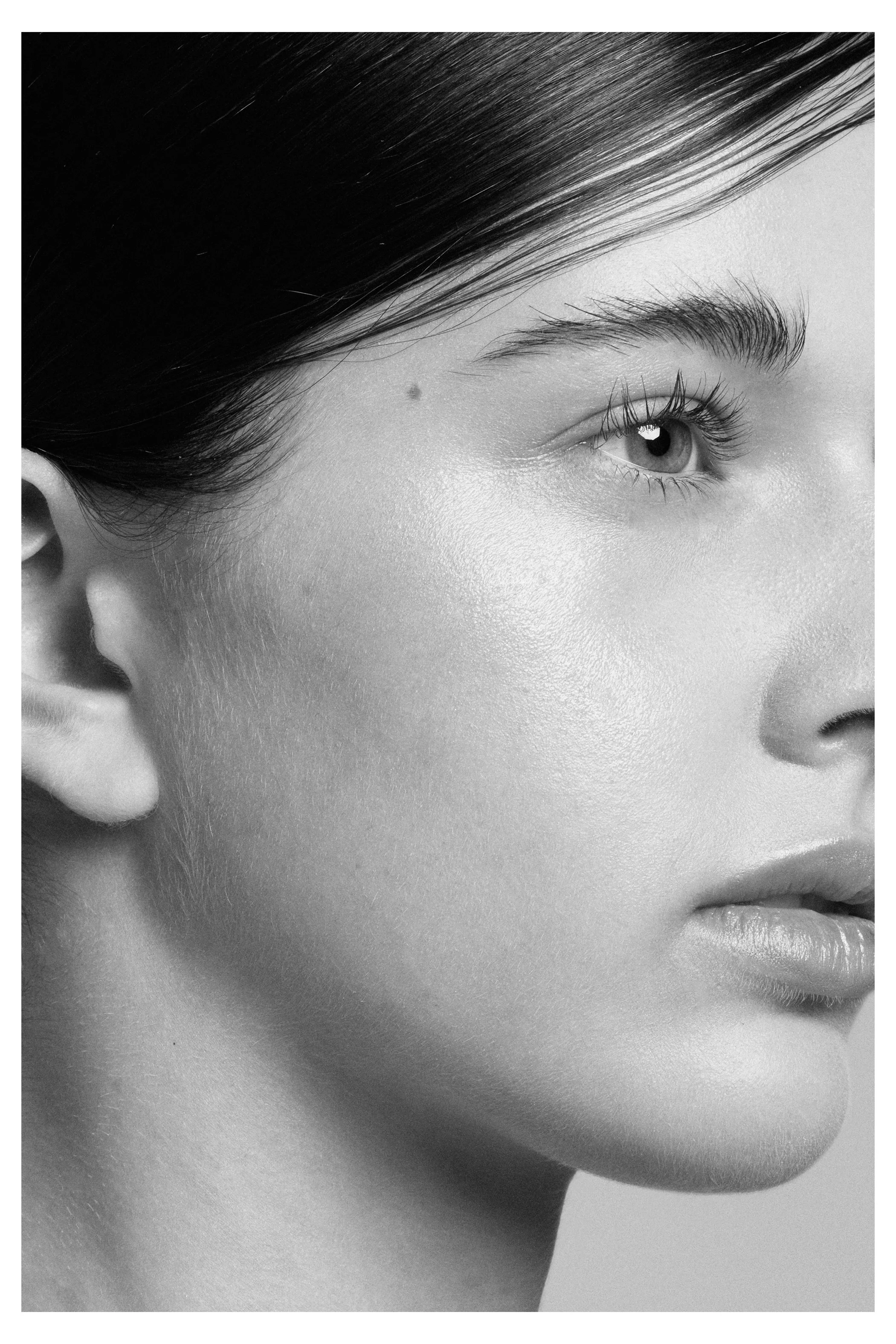 071925_BeautyPortraitTest_NikkiArezzi_Set1_134_BW.jpg