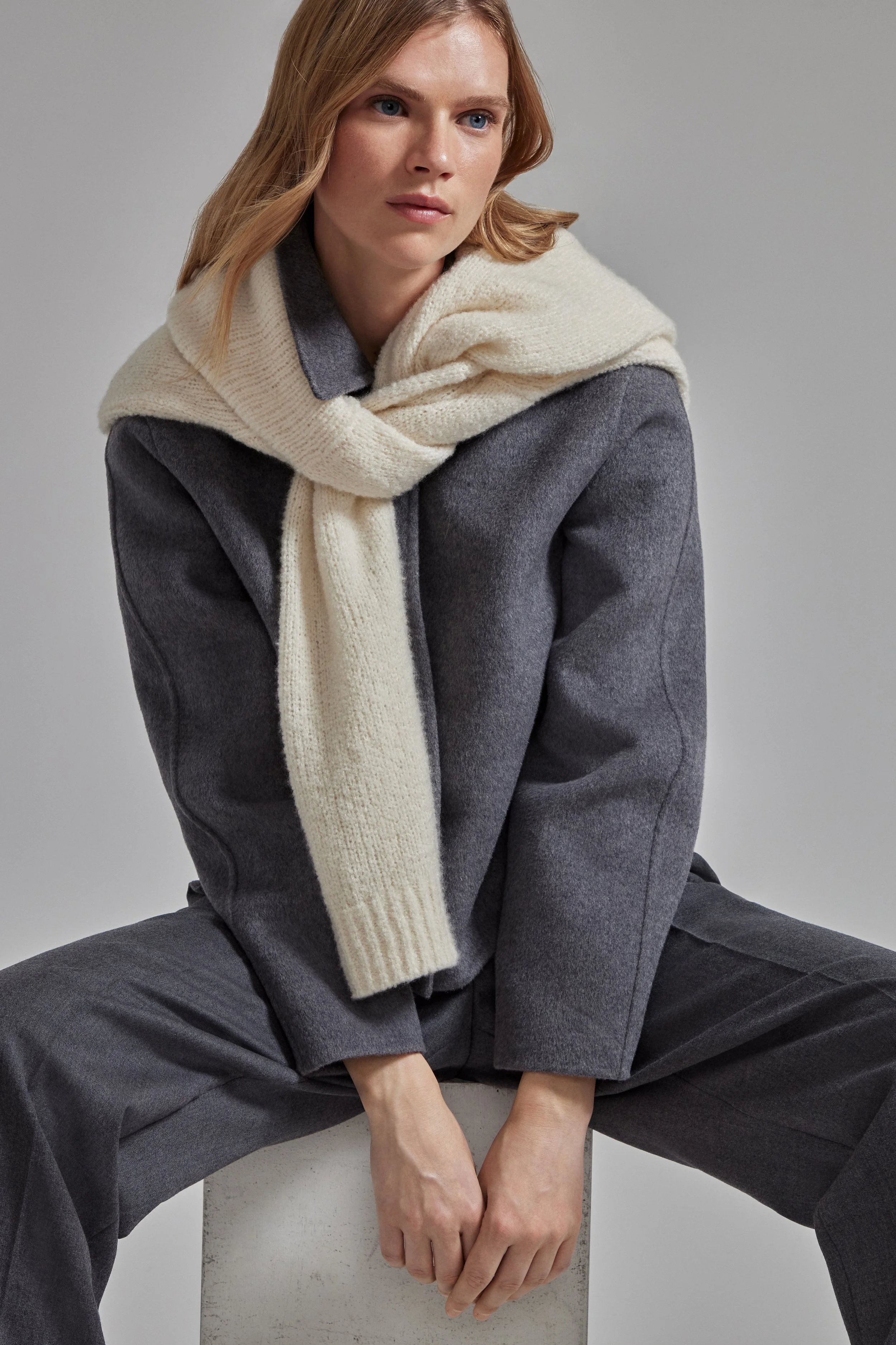 121024_CM_WOMENS_ELEVATEDGRID_1_alternate_1549.jpg