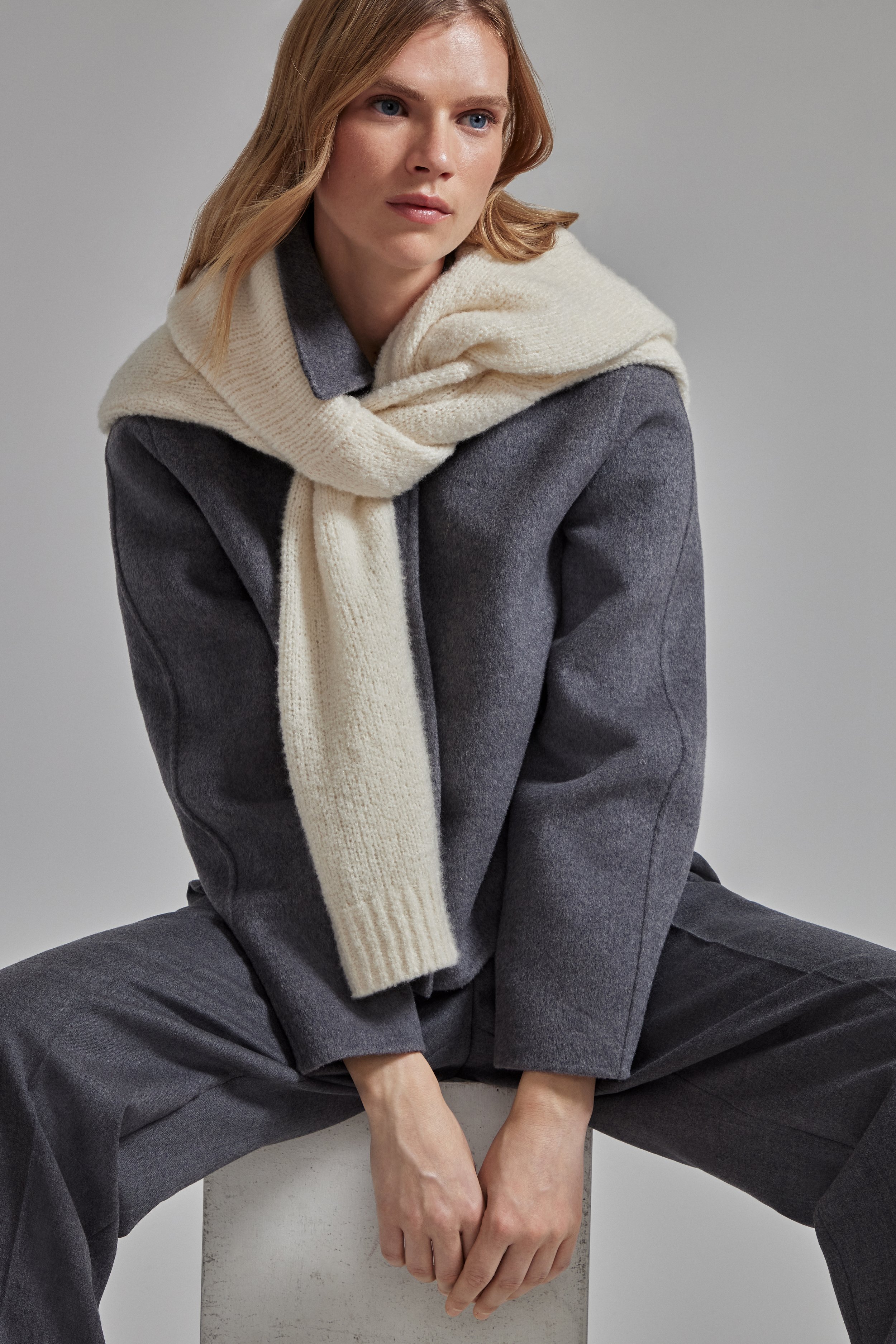 121024_CM_WOMENS_ELEVATEDGRID_1_alternate_1549.jpg