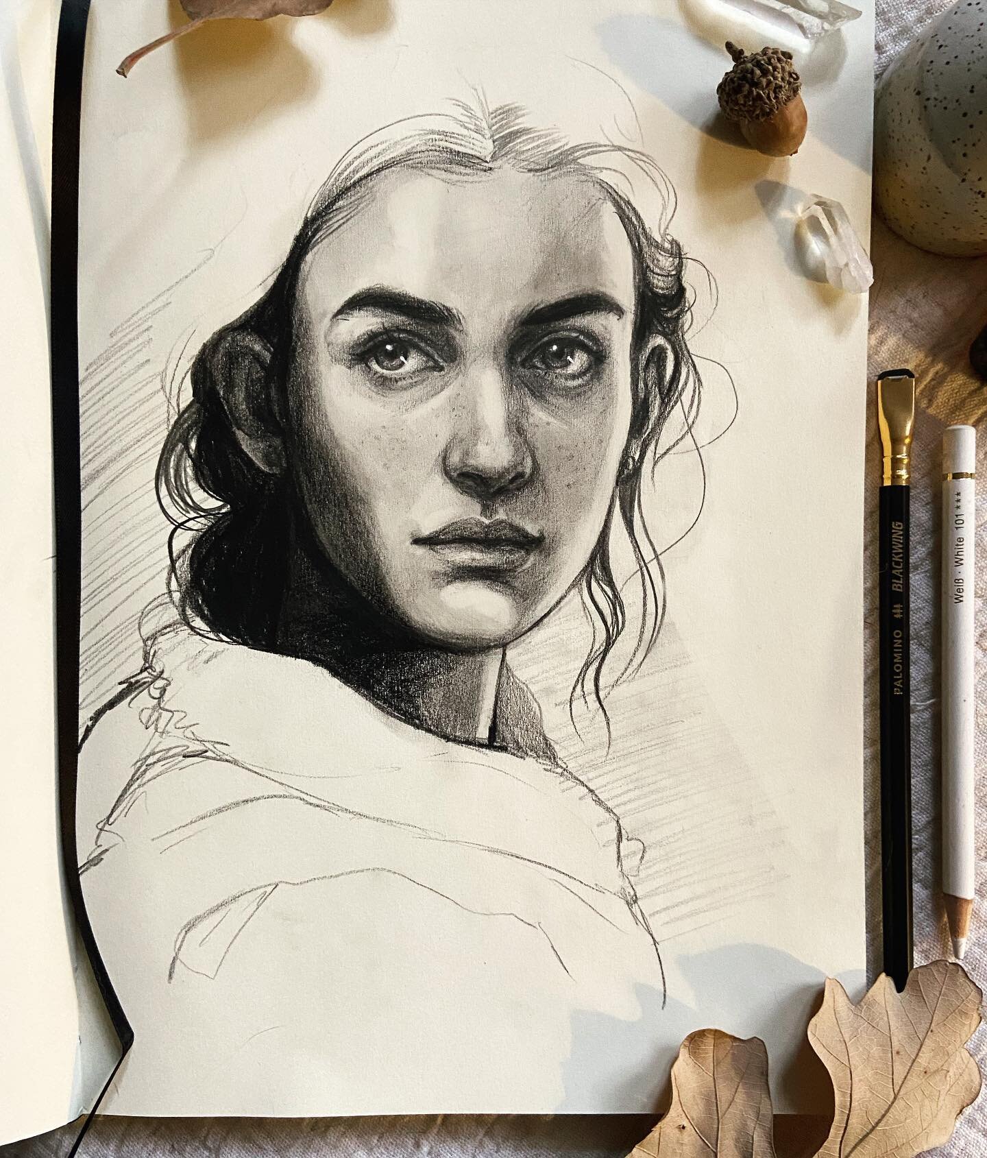 🕯✏️I&rsquo;ve been trying to get back into the swing of things after the holidays, and part of that has been remembering to do at least a few pages in my sketchbook every week. I think I&rsquo;m starting to make some progress with my use of matte gr