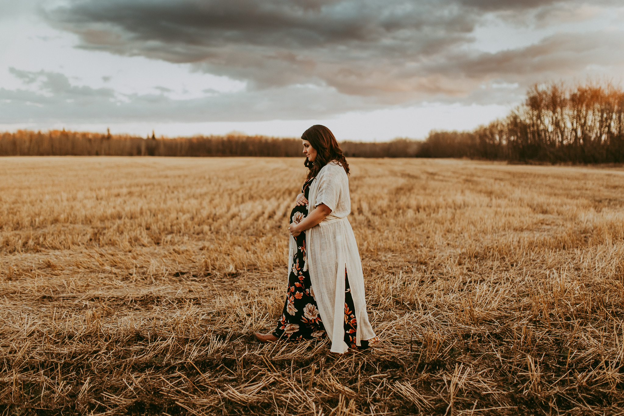 Alina-Joy-Photography-Cold-Lake-Maternity-Photographer-Josee-82.jpg