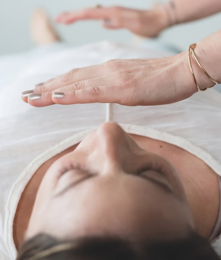 Energy Work Therapy vs. Traditional Therapy: Key Differences