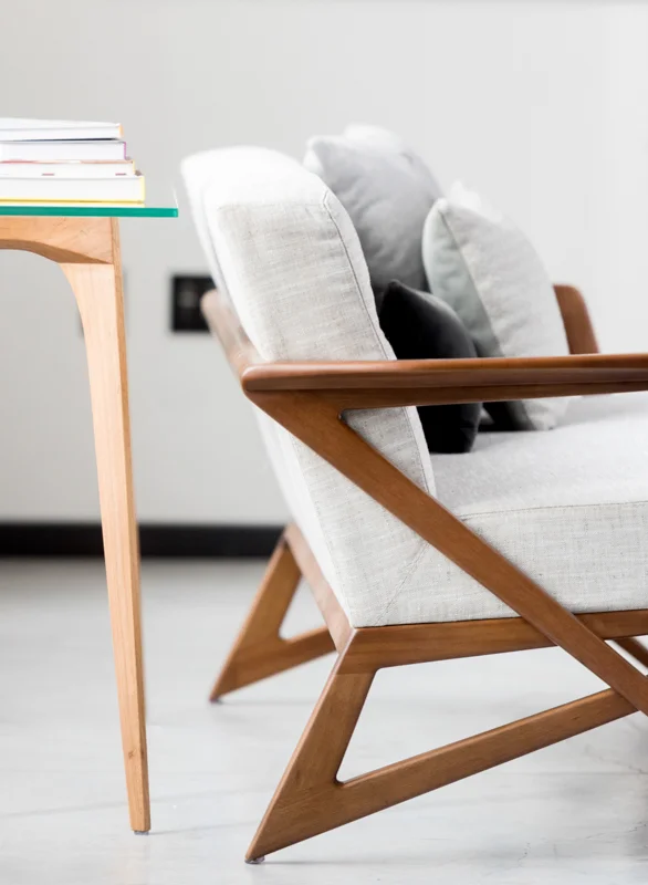SOSSEGO_BEATRIZ THREE-PERSON SOFA, AMSTERDAM CONSOLE TABLE.jpg