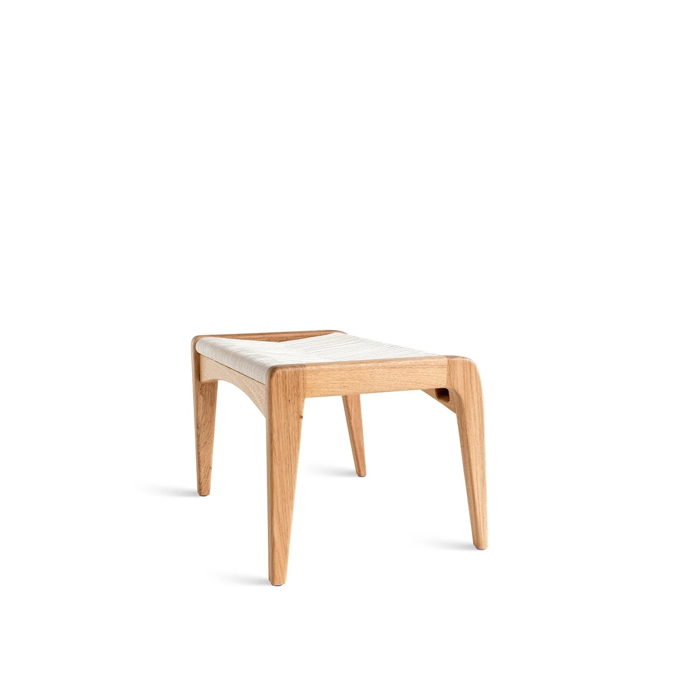 SOSSEGO_AP_Gisele Ottoman_outdoor_3_4.jpg