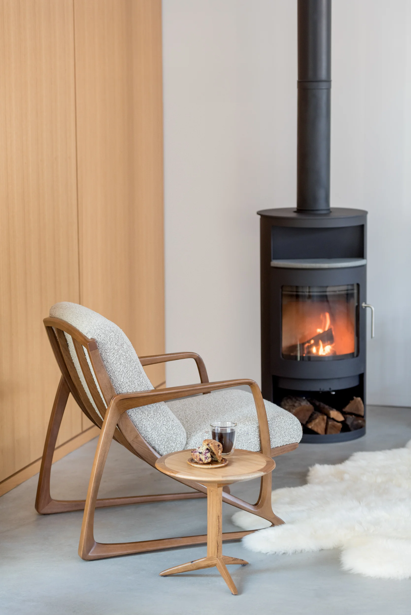 Sossego_LUPITA LOUNGE CHAIR, BAILARINA SIDE TABLE(1).jpg