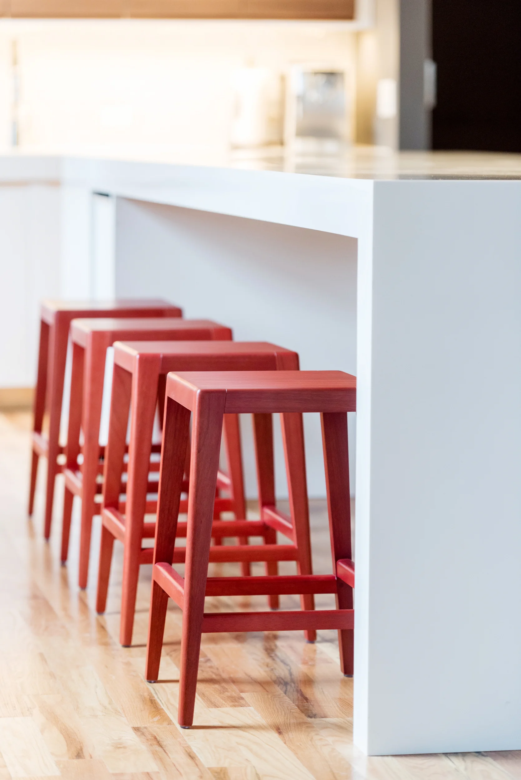 SOSSEGO_NARA BANCO ALTO STOOLS.jpg