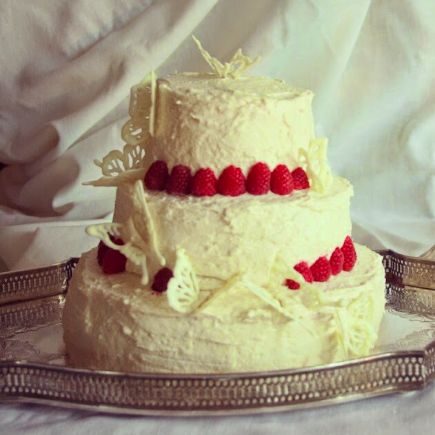 Classic lemon raspberry wedding cake