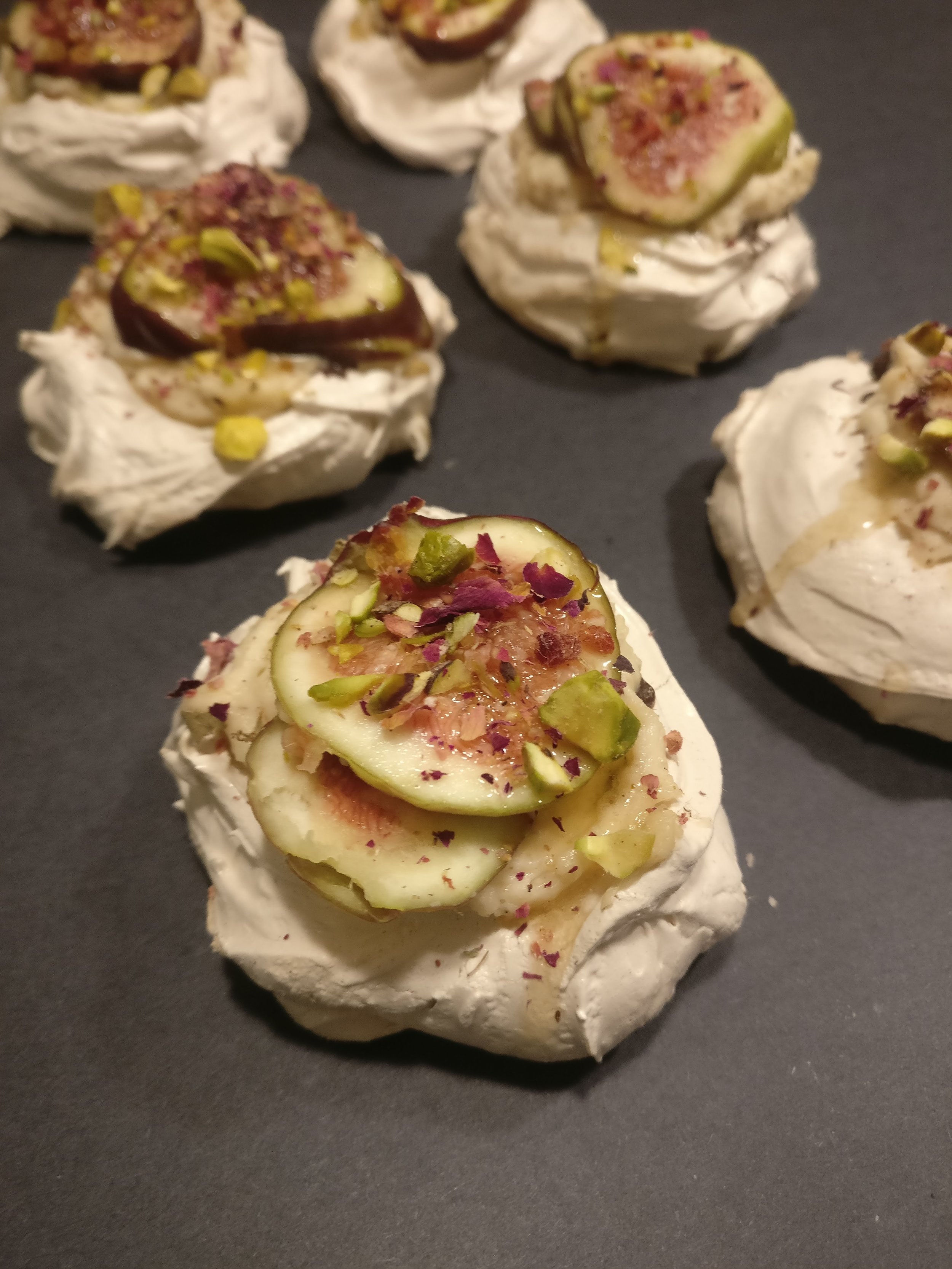 Miniature Brown Sugar Cinnamon Pavlovas