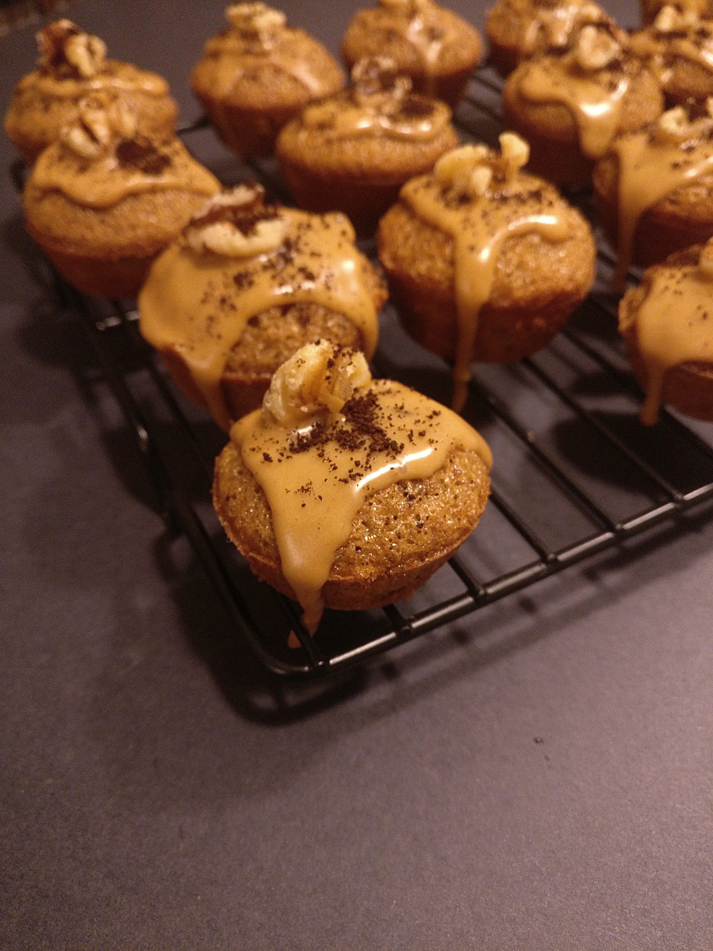 Coffee and walnut financiers