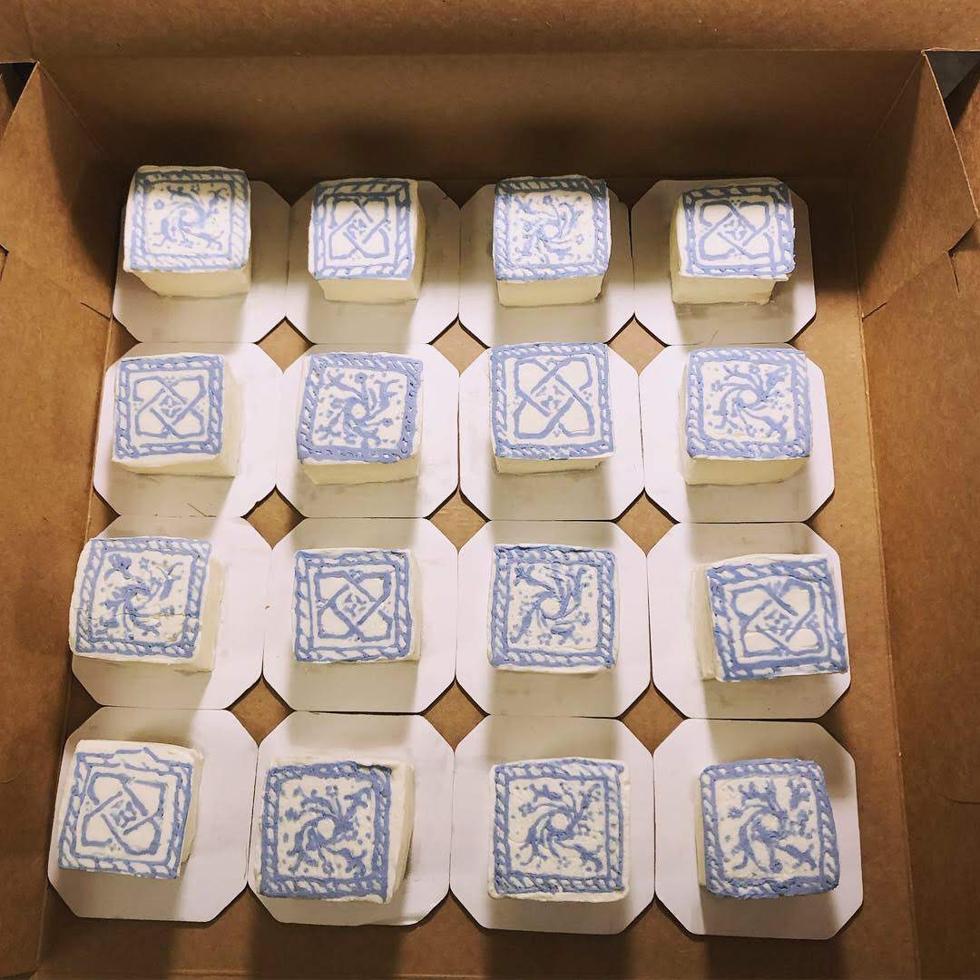 Delft tiles mini cakes