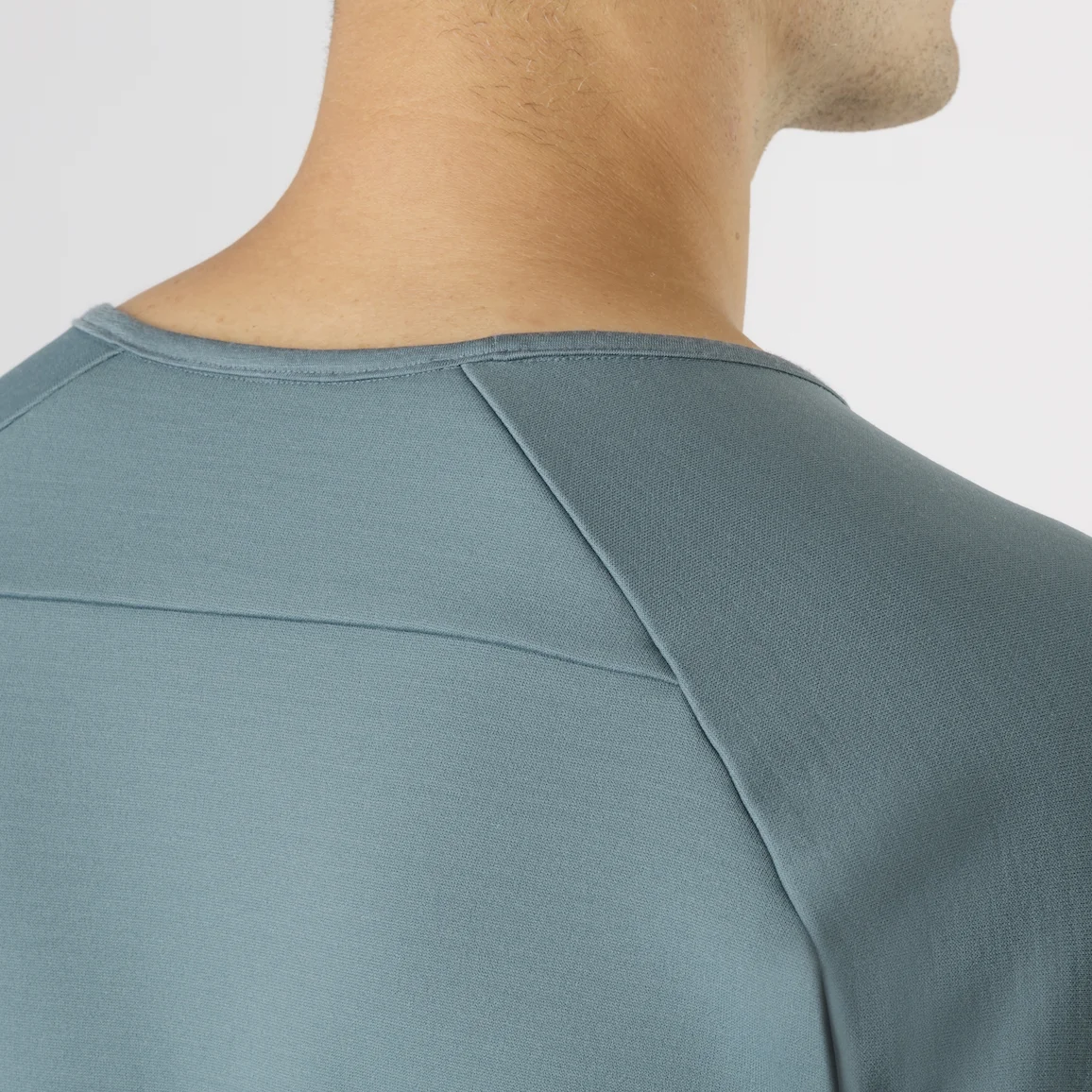 S16-Dyadic-Sweater-Neptune-Light-Collar-Detail.jpeg