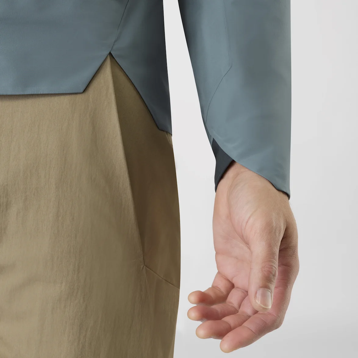 S16-Arris-Jacket-Neptune-Light-Cuff.jpeg